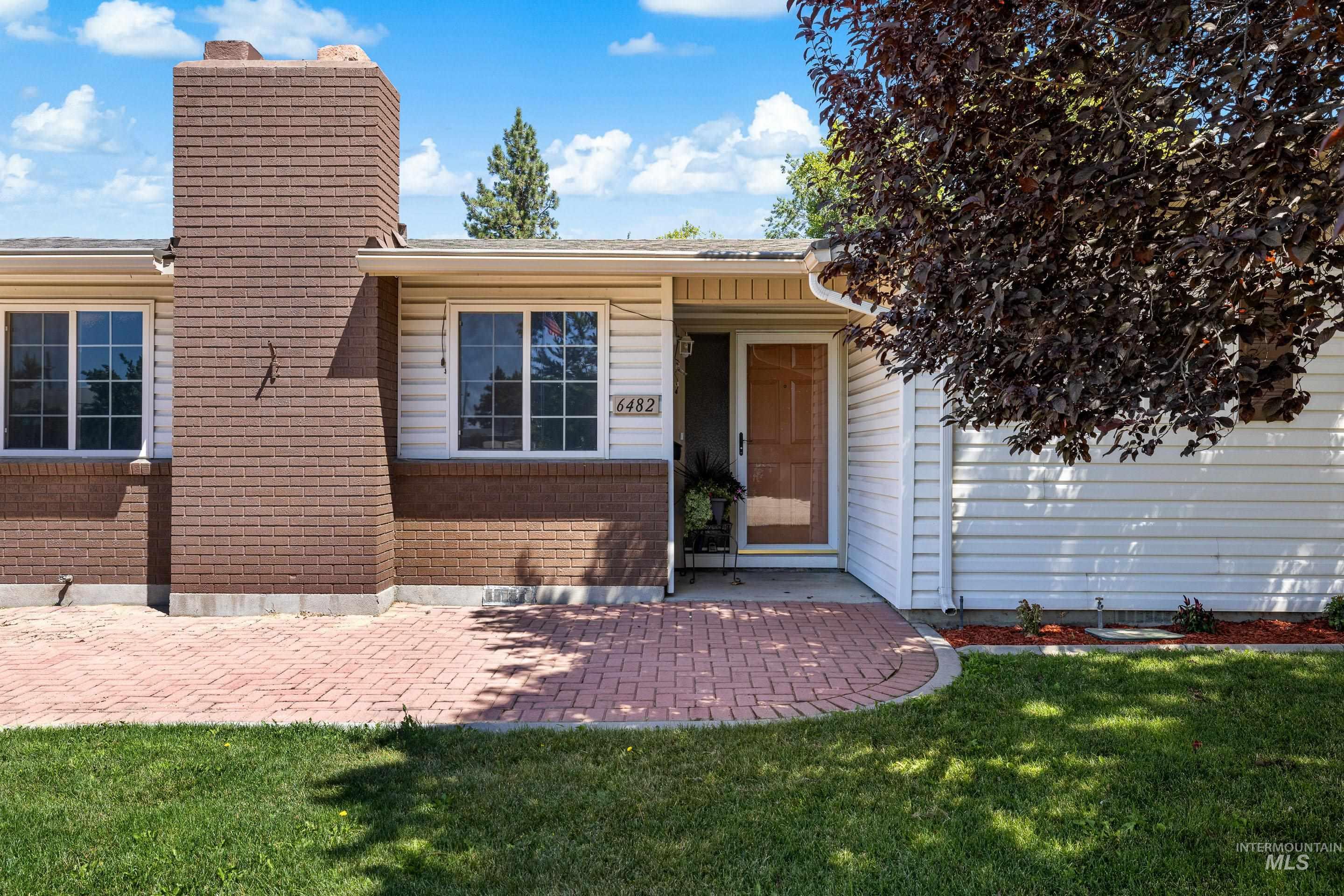 6482 Oreana Dr Property Photo 1