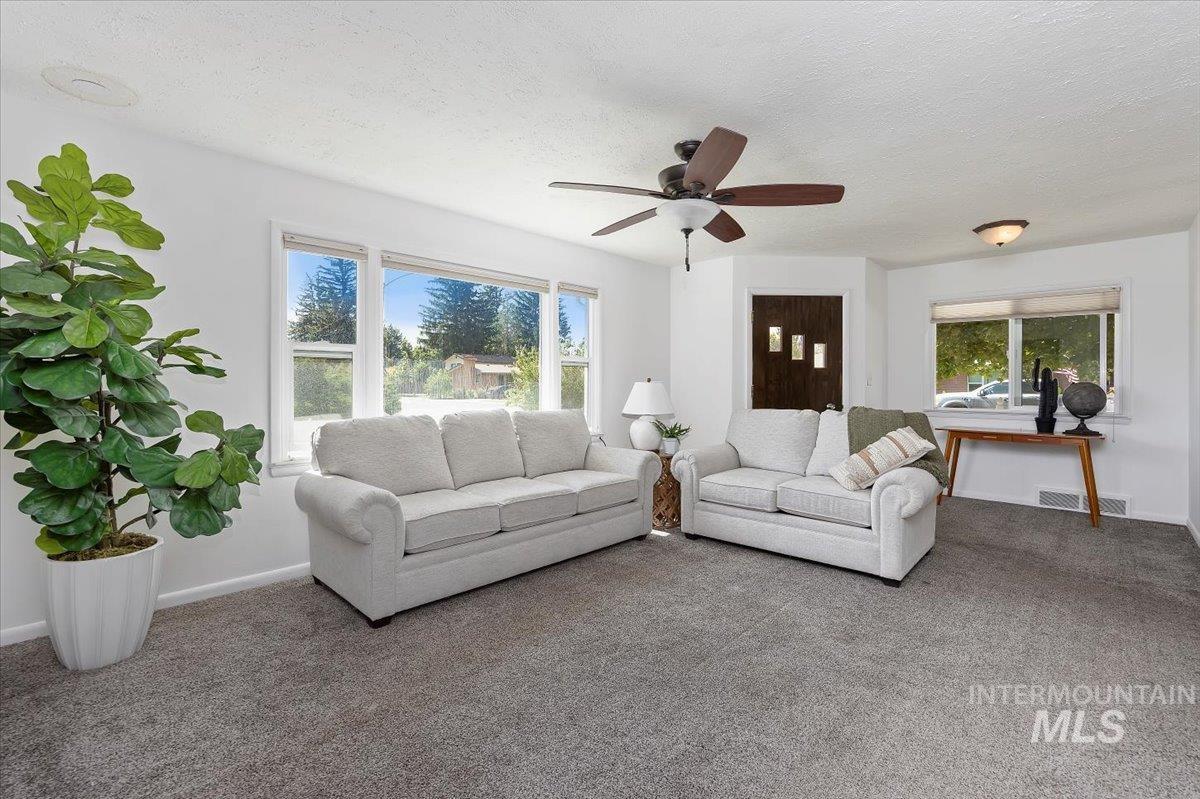 538 14Th St Property Photo 1