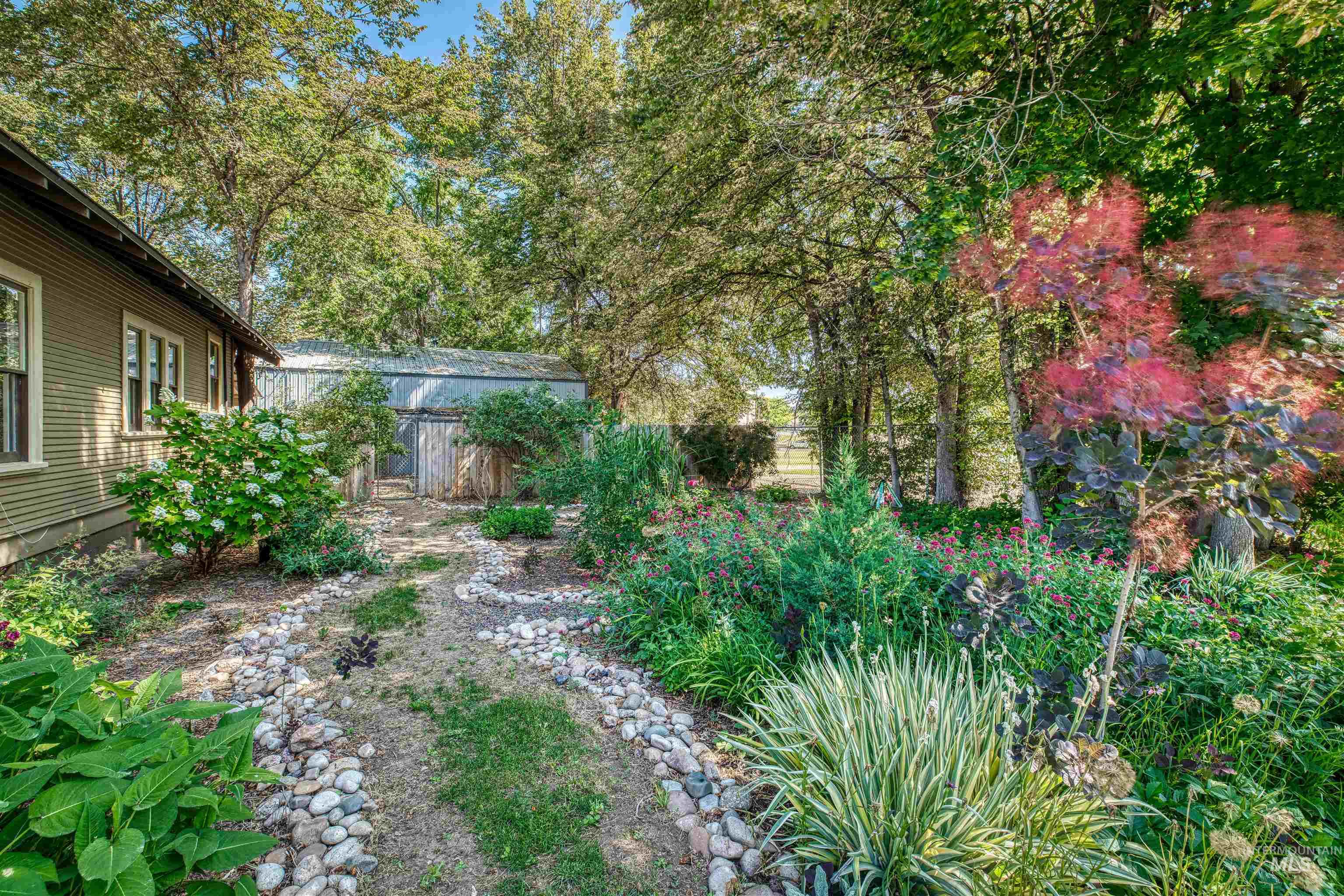 1015 E Logan Street Property Photo 13