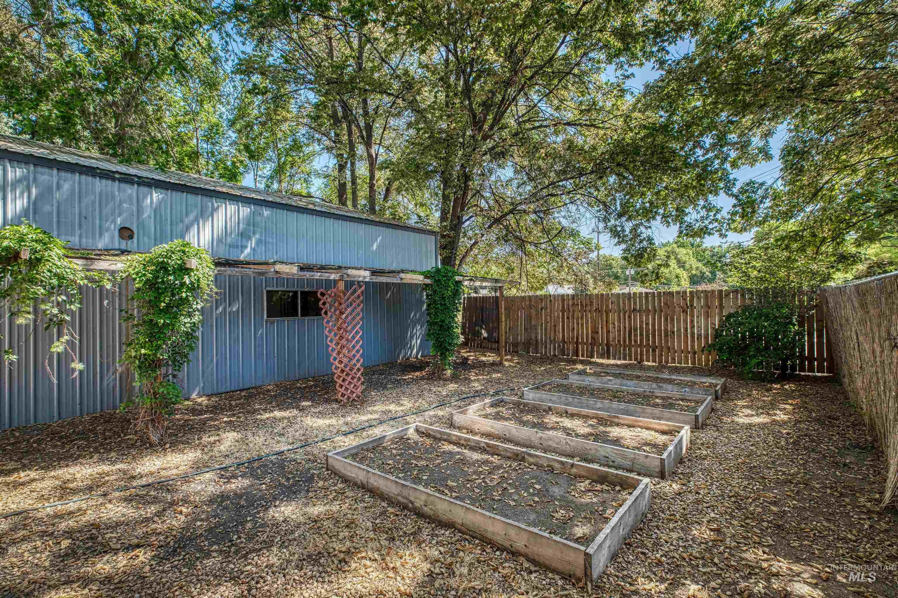 1015 E Logan Street Property Photo 15