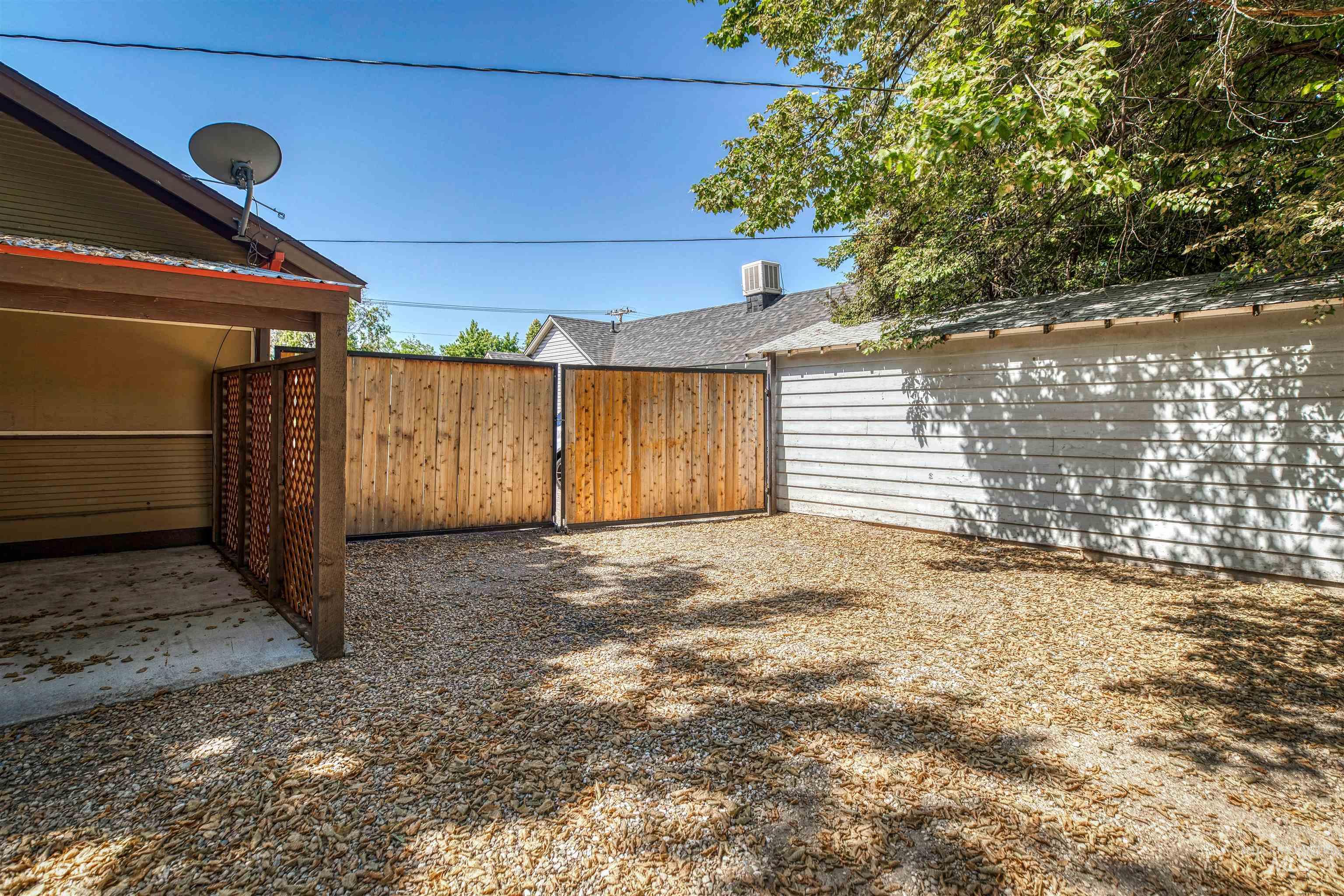 1015 E Logan Street Property Photo 19