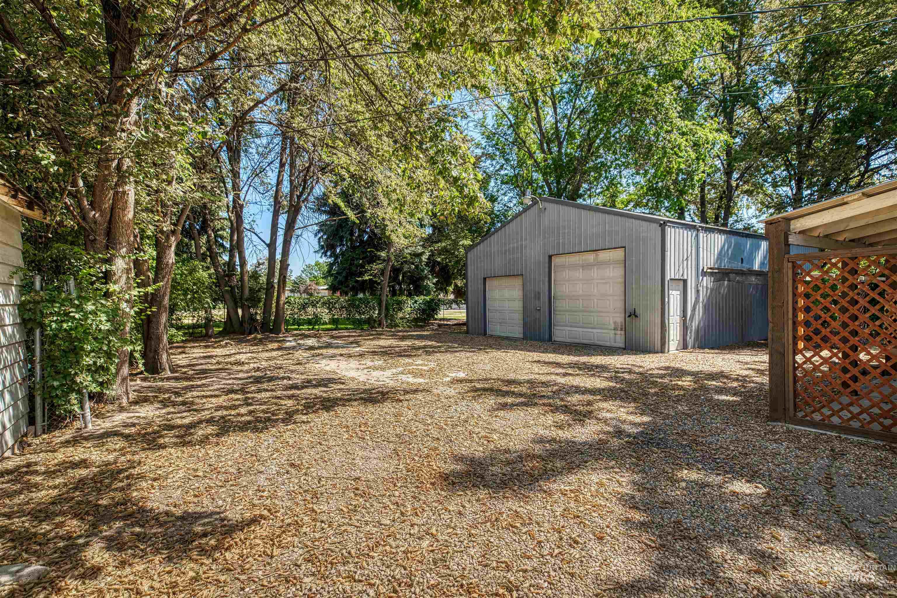 1015 E Logan Street Property Photo 20