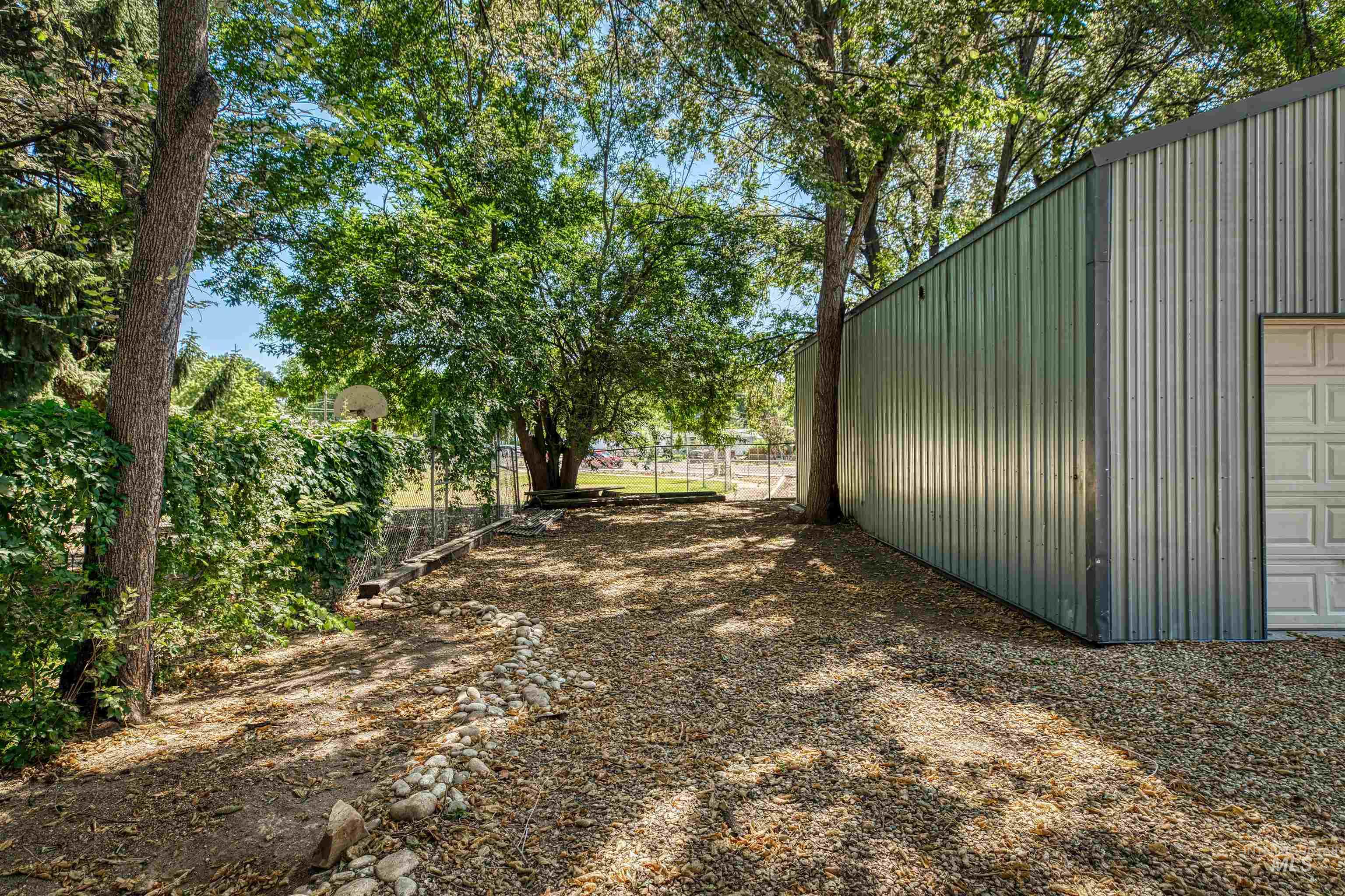 1015 E Logan Street Property Photo 22