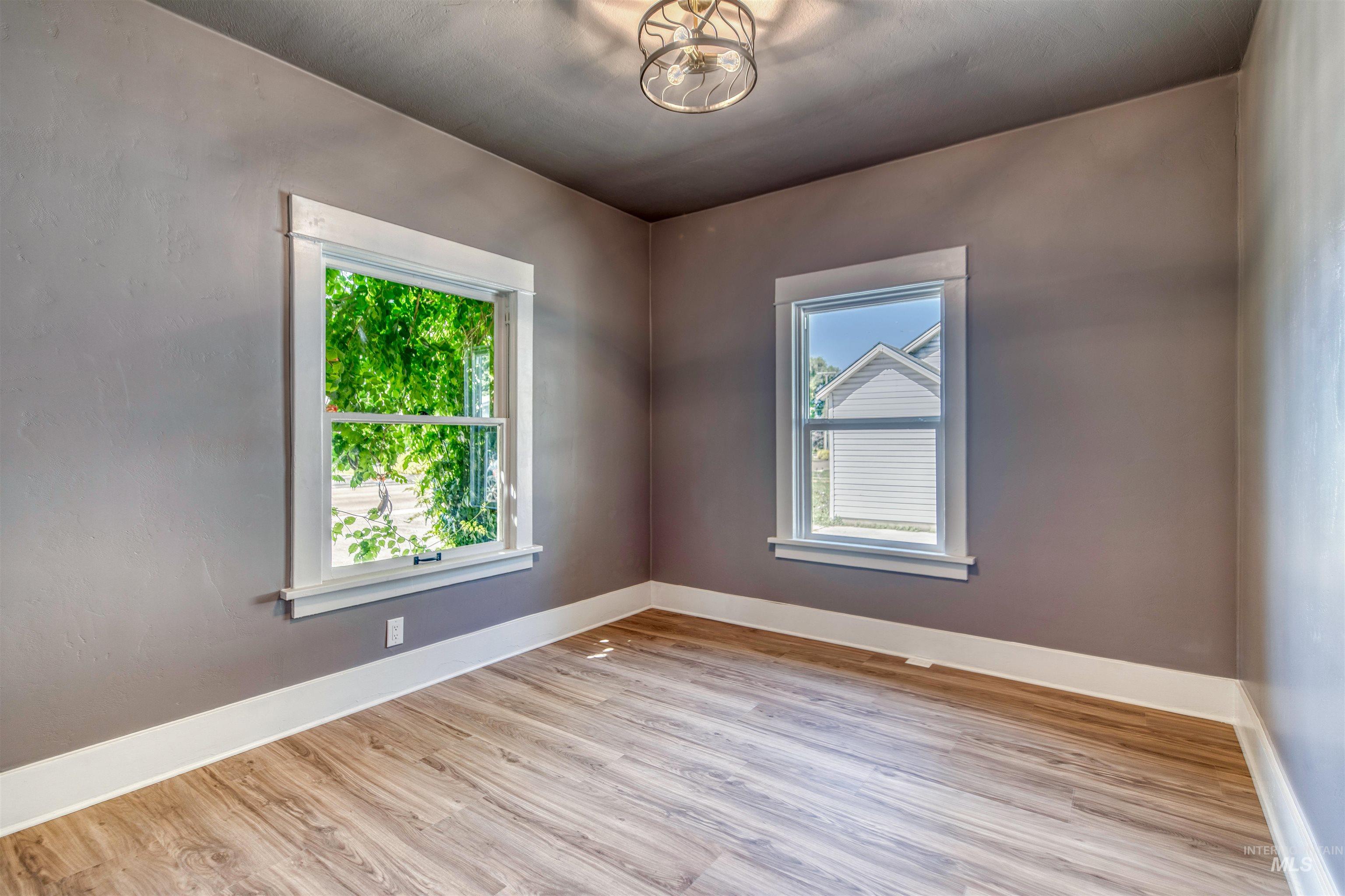 1015 E Logan Street Property Photo 30