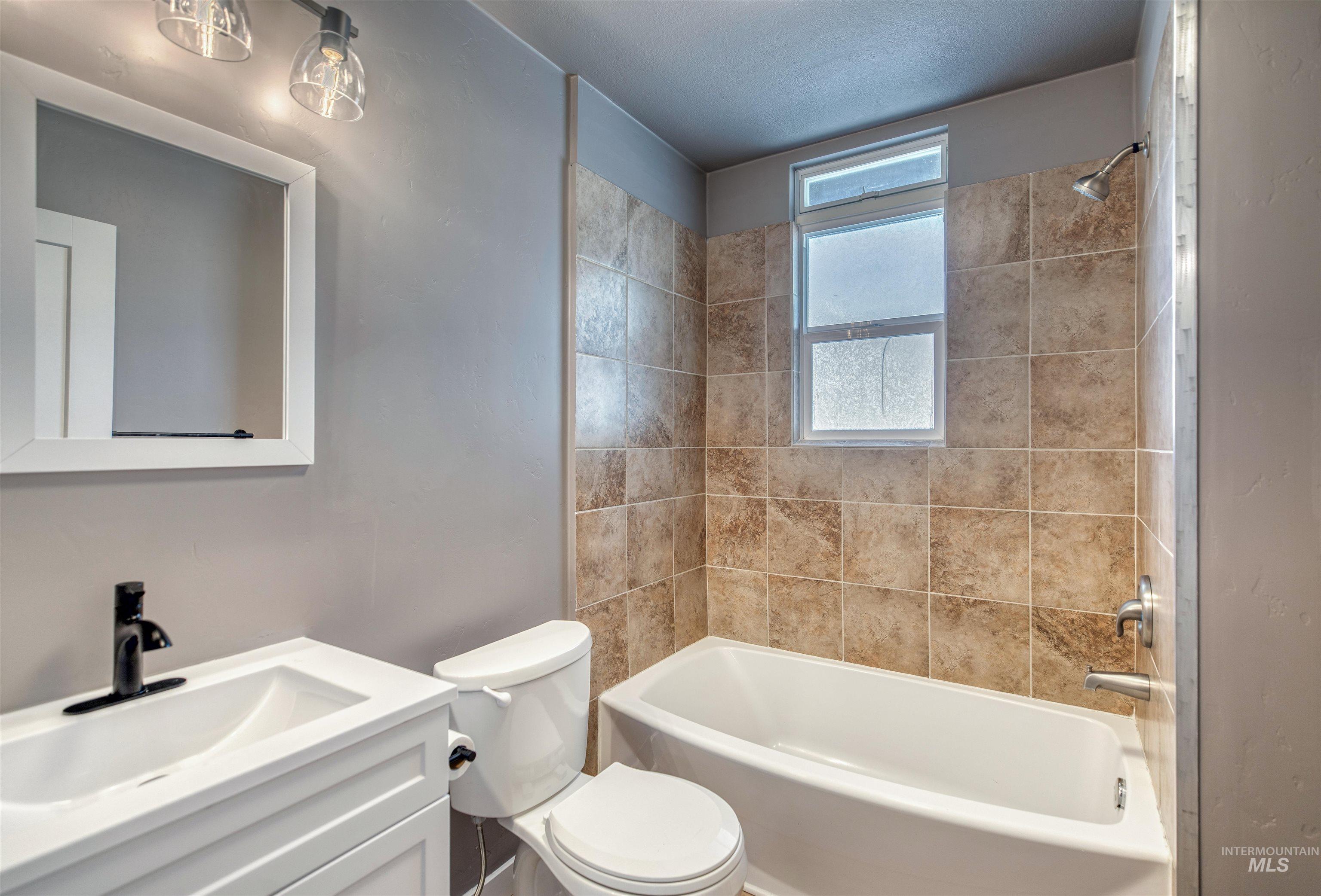 1015 E Logan Street Property Photo 31