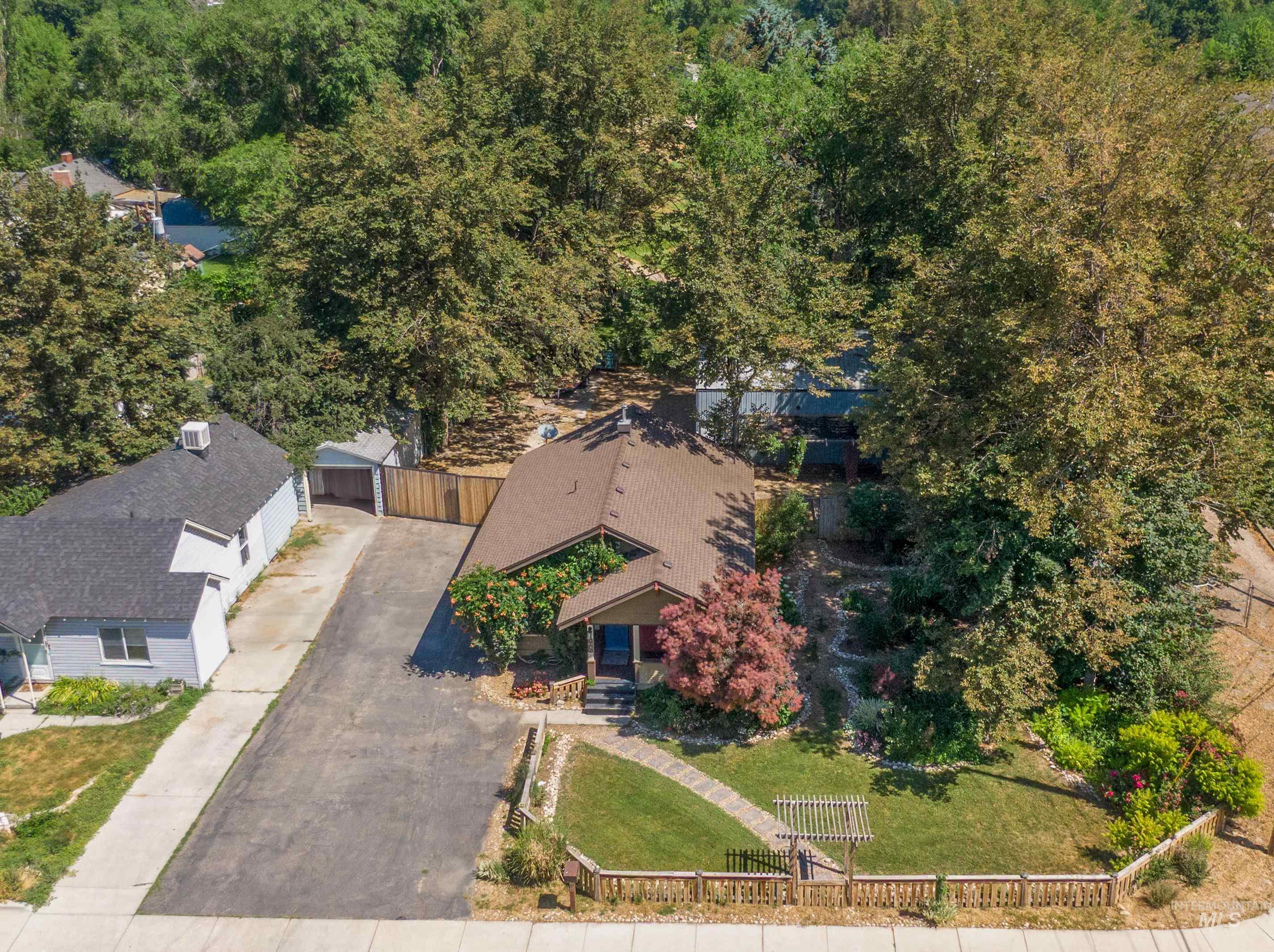 1015 E Logan Street Property Photo 48