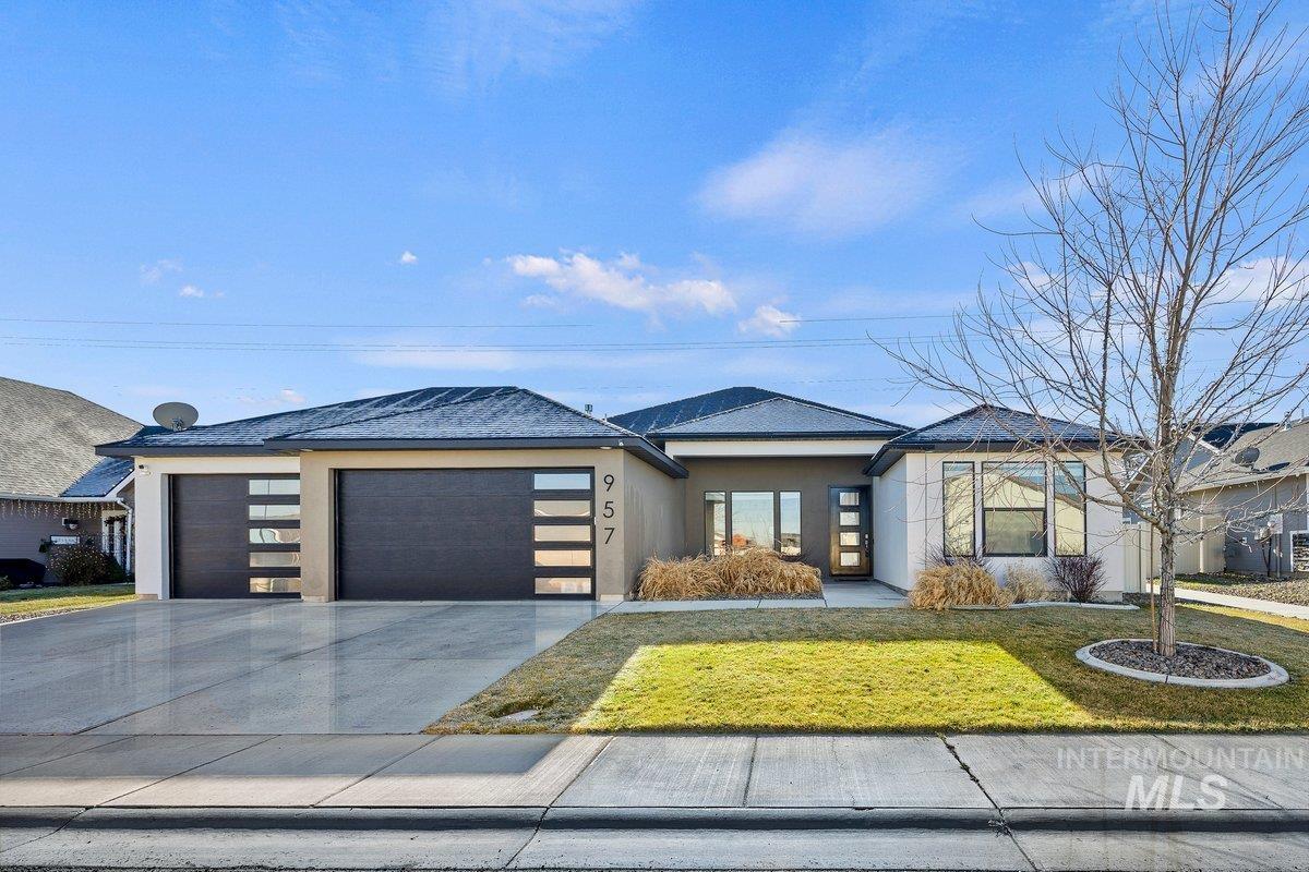957 Birchton Loop Property Photo 1