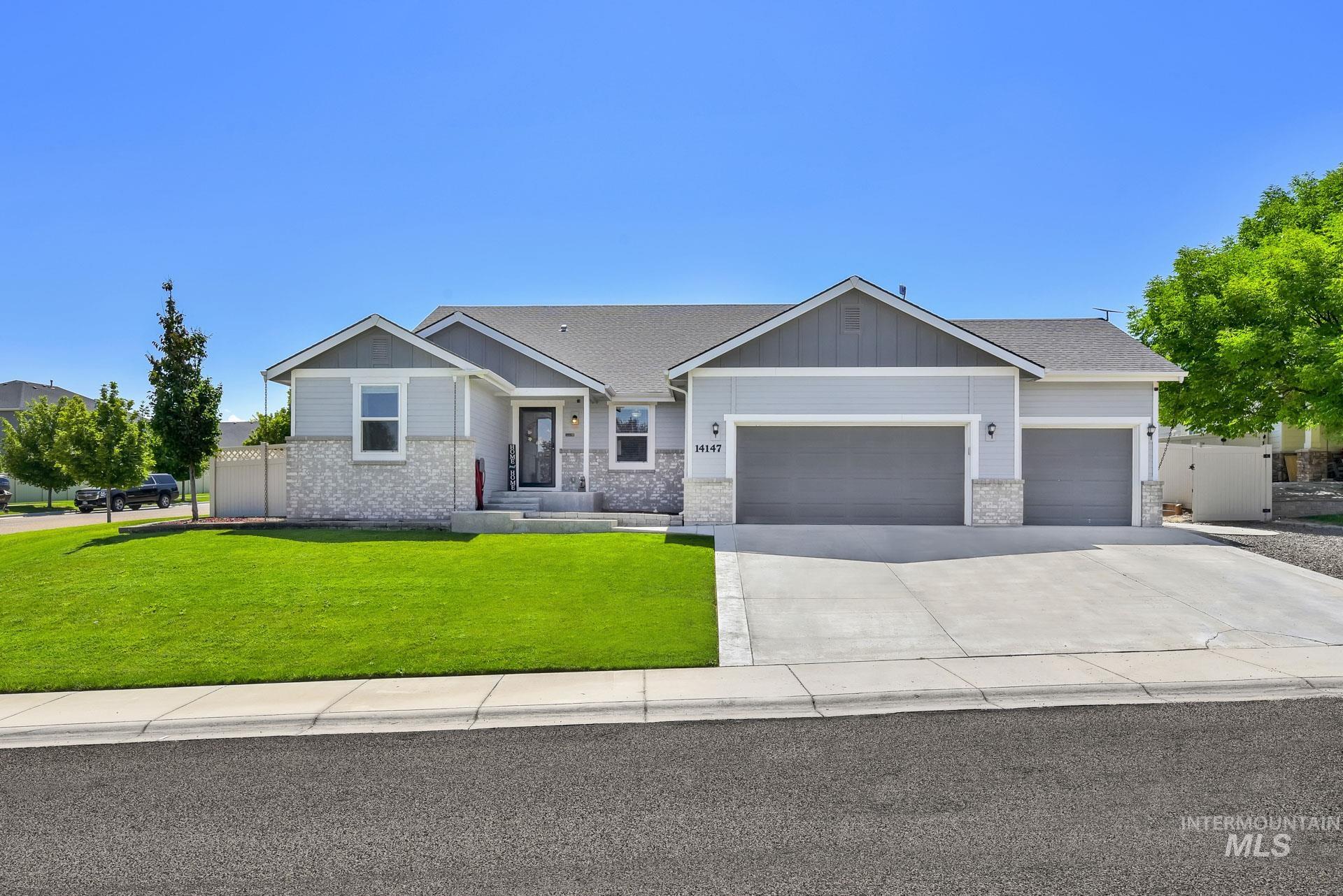 14147 Corona Dr Property Photo 1