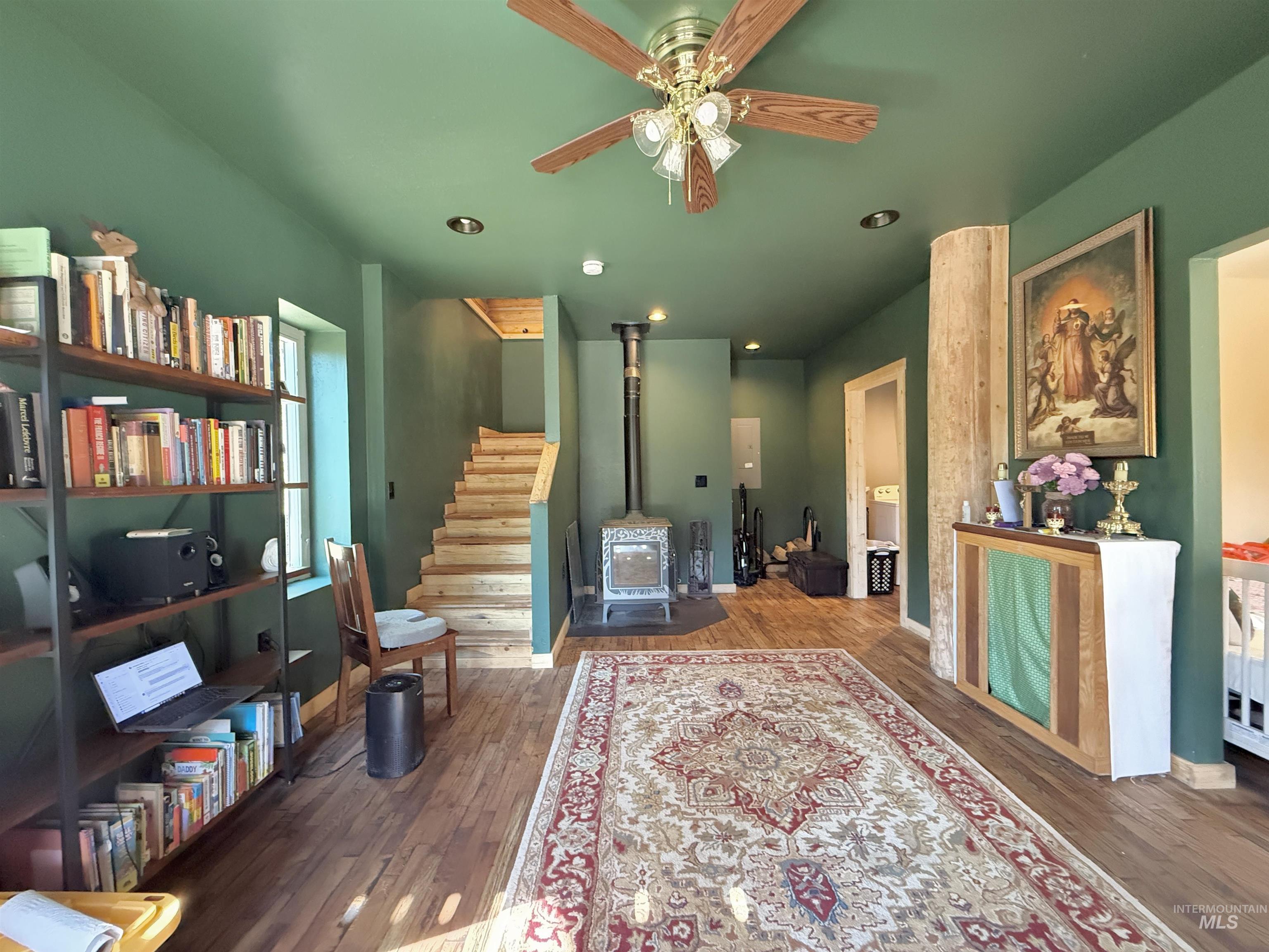 688 Cove Road Property Photo 7