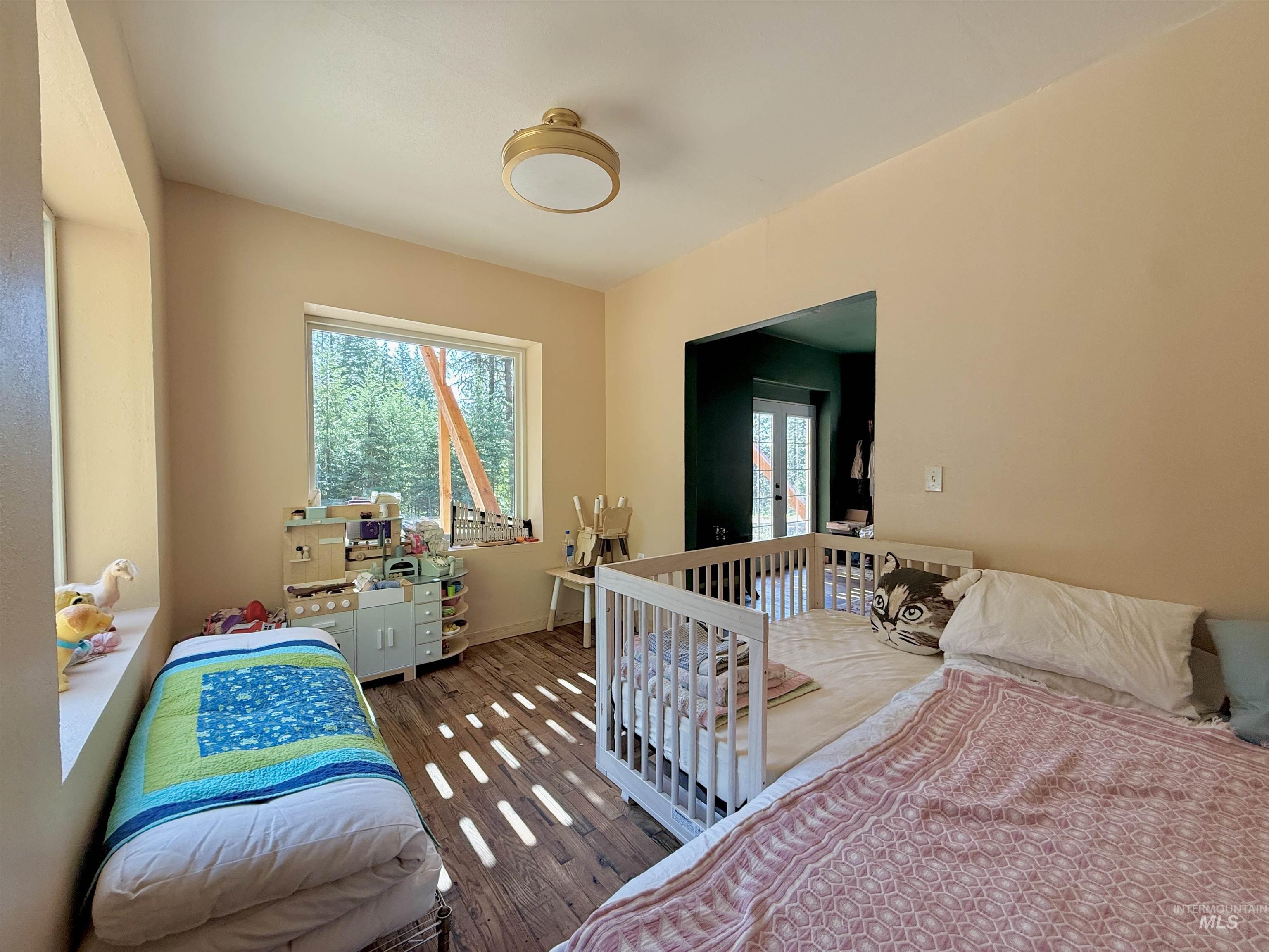 688 Cove Road Property Photo 14