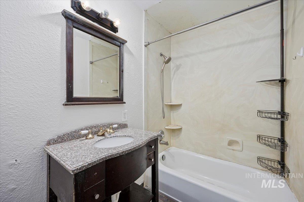 1209 G Street Property Photo 11