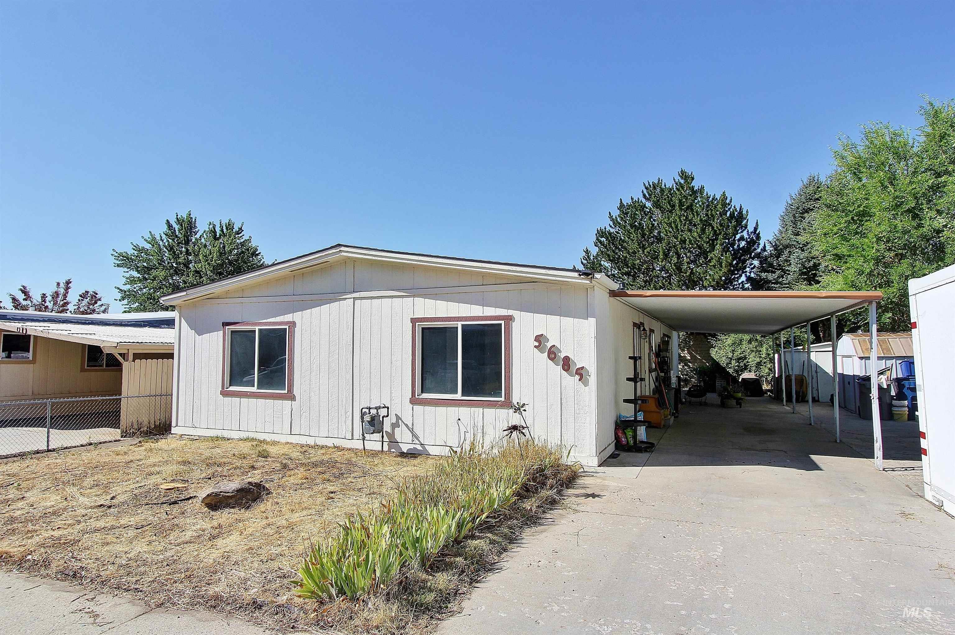 5685 E Woodcross Dr