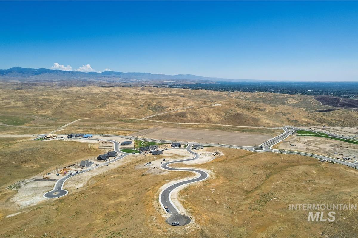 7299 N Cairnhill Way Property Photo 7