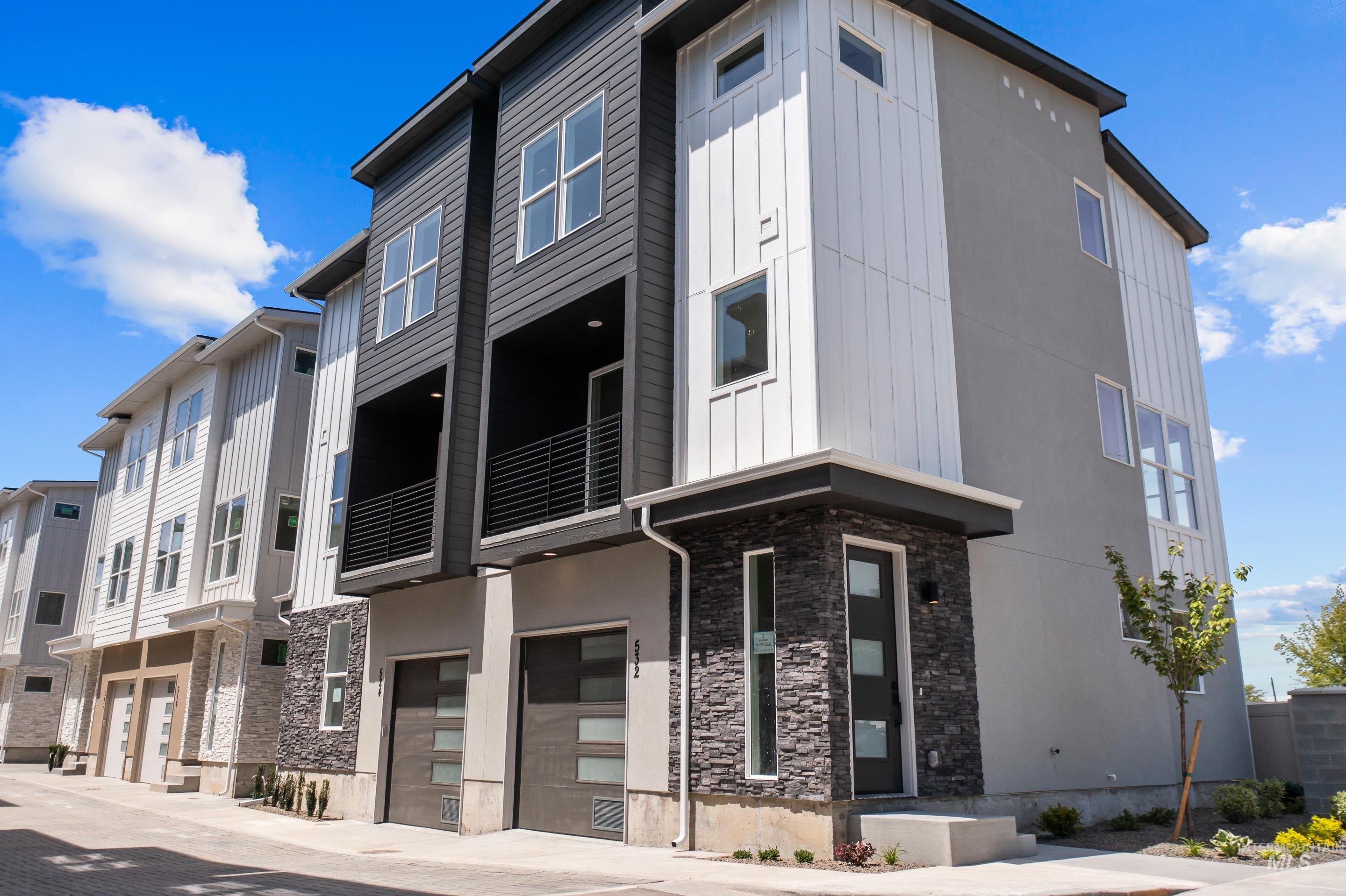 479 E Violets Cove Ln Property Photo 1