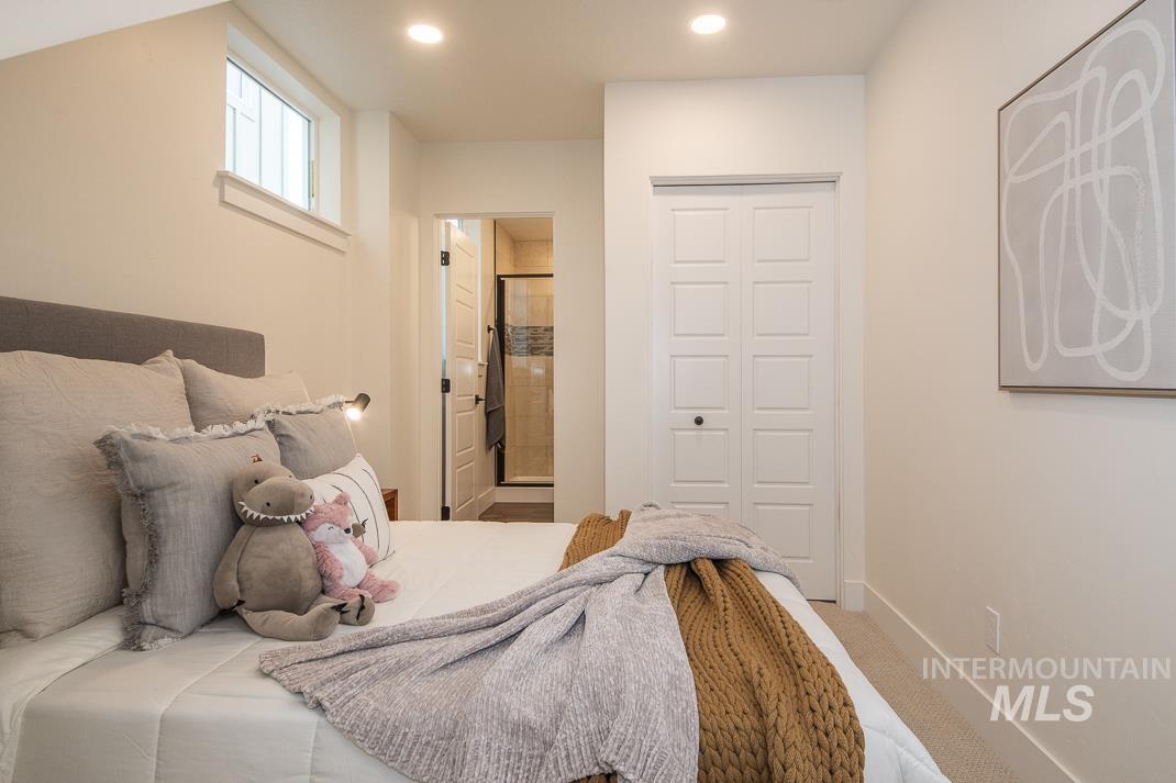 479 E Violets Cove Ln Property Photo 3