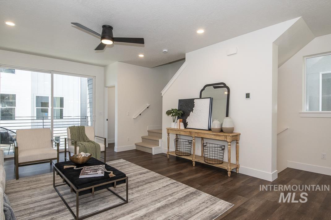 479 E Violets Cove Ln Property Photo 6