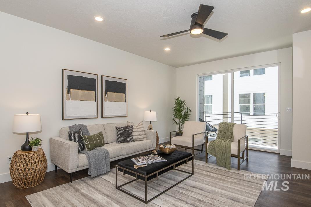 479 E Violets Cove Ln Property Photo 7