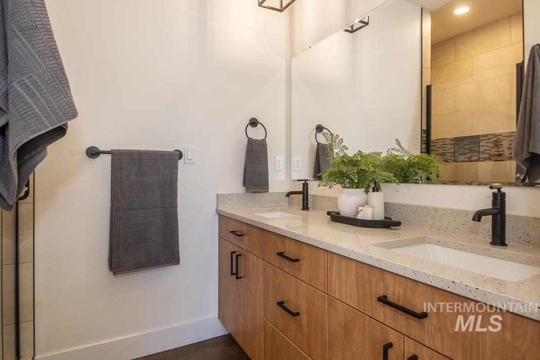 479 E Violets Cove Ln Property Photo 18