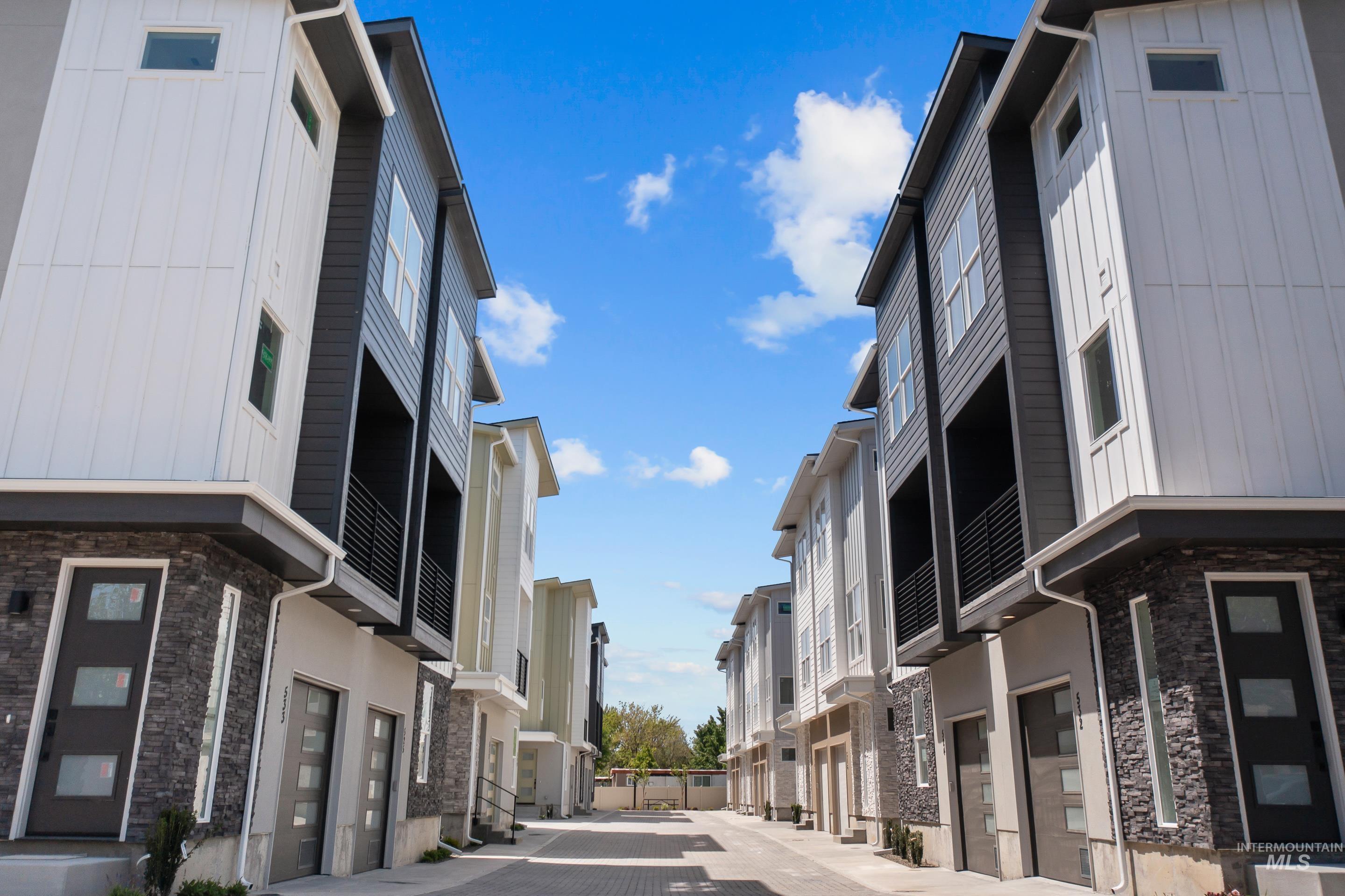 479 E Violets Cove Ln Property Photo 26