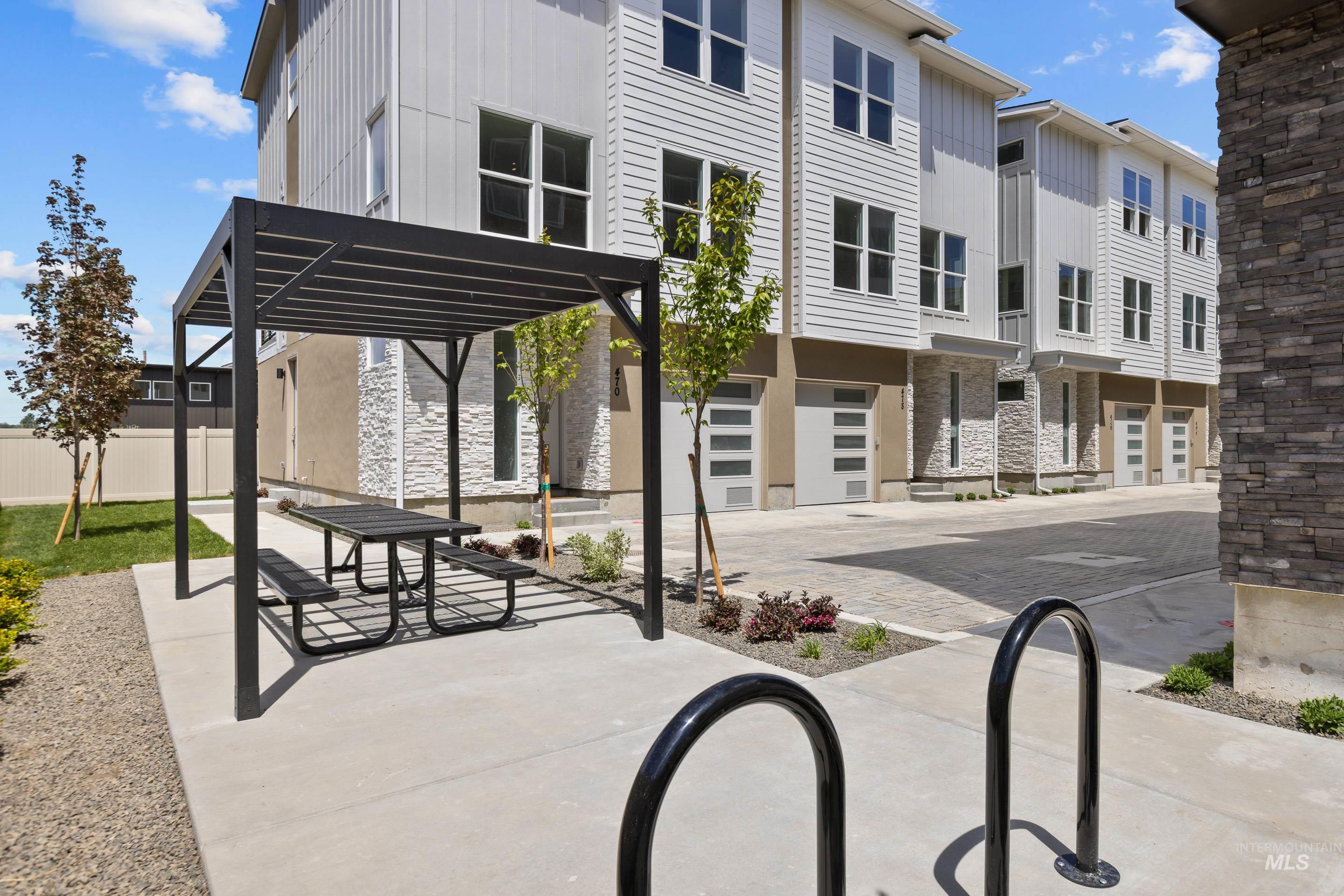 479 E Violets Cove Ln Property Photo 27