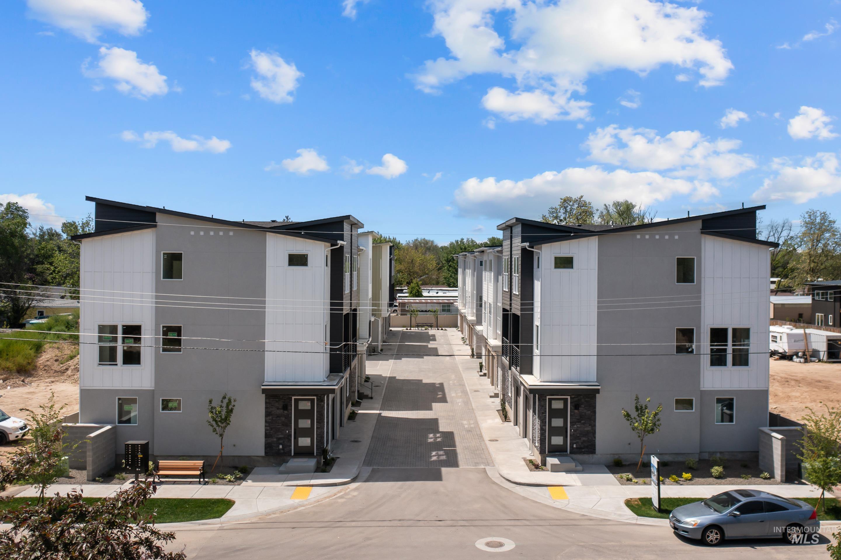 479 E Violets Cove Ln Property Photo 28