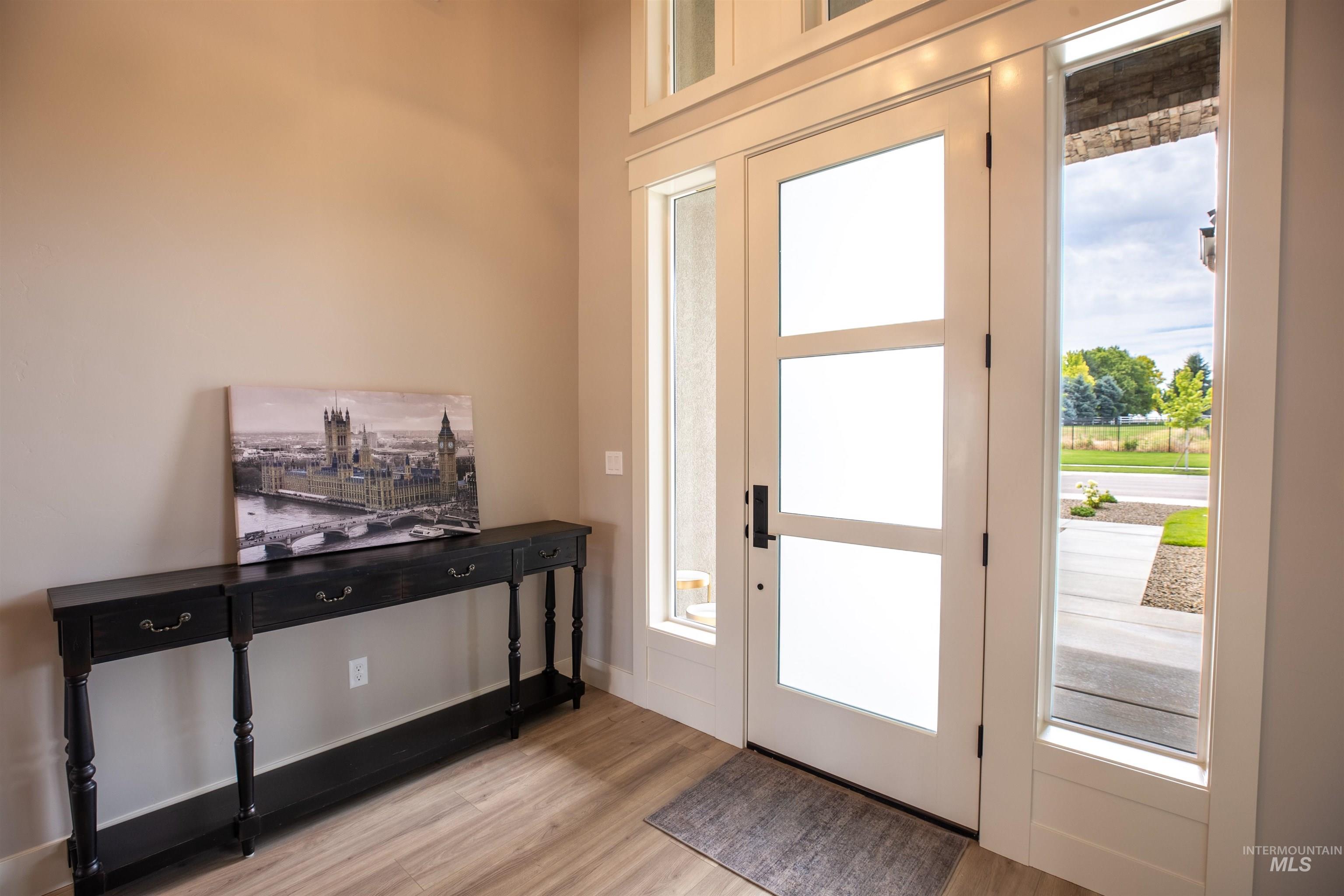 132 E Heliotrope Drive Property Photo 7