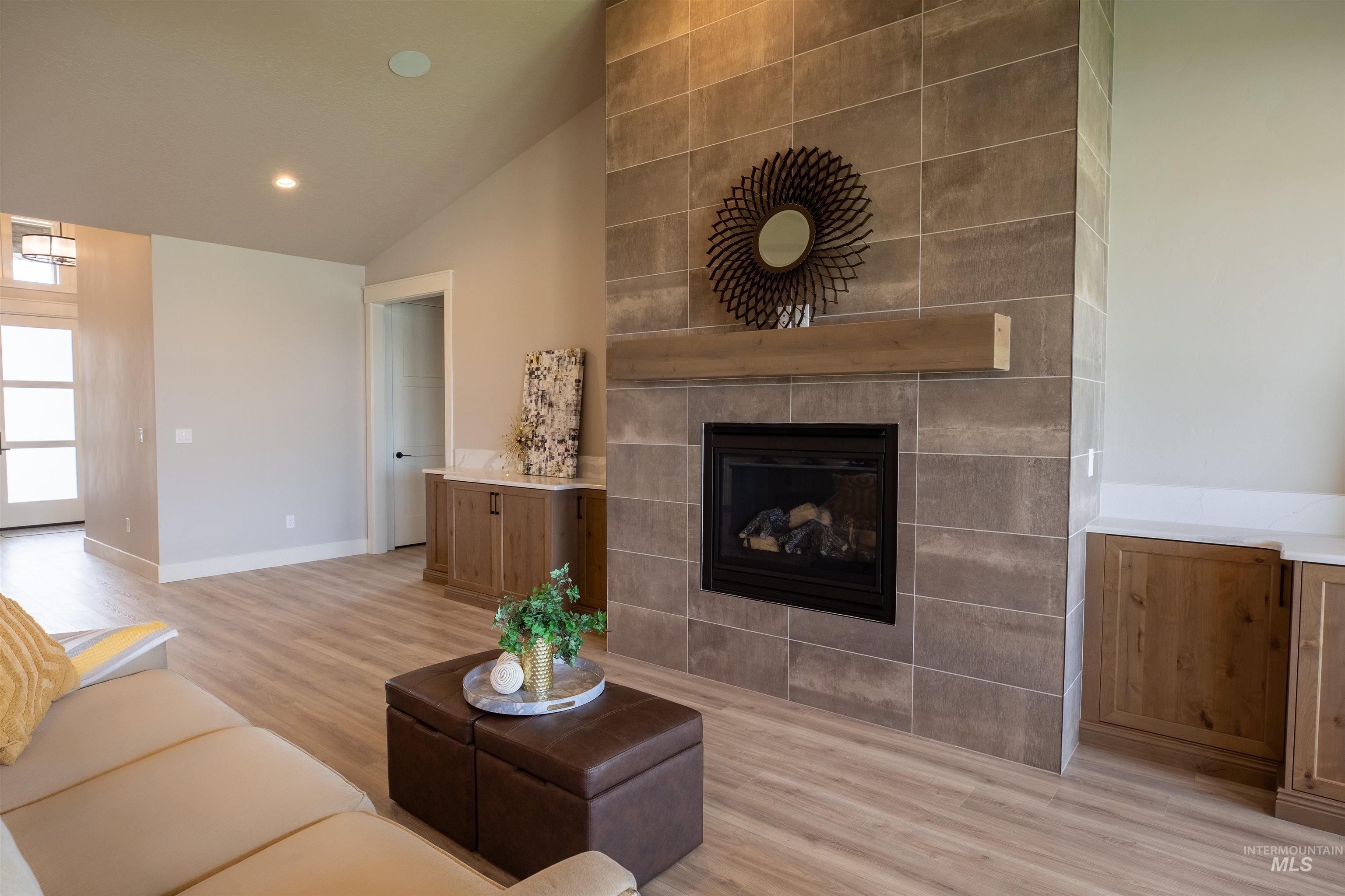 132 E Heliotrope Drive Property Photo 11