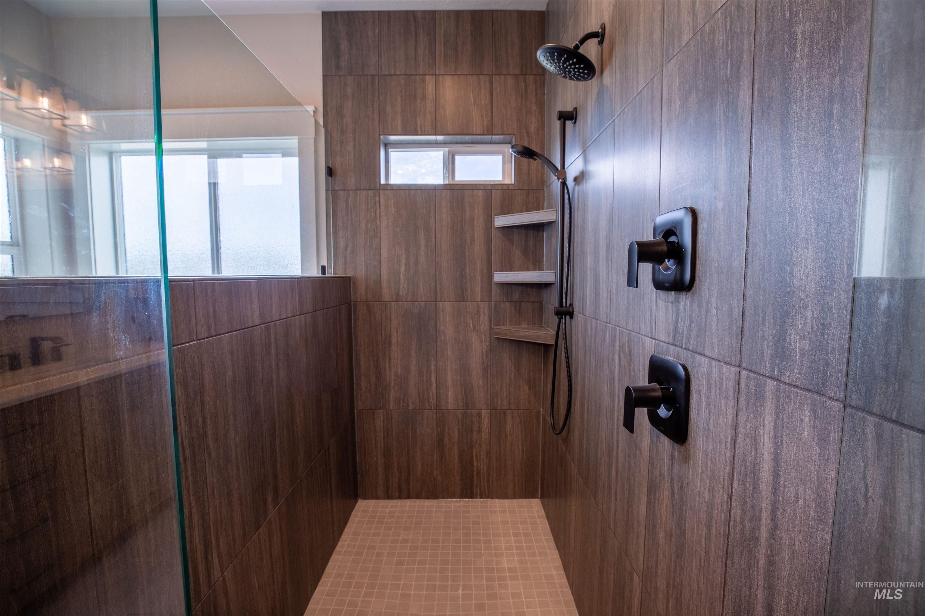 132 E Heliotrope Drive Property Photo 25