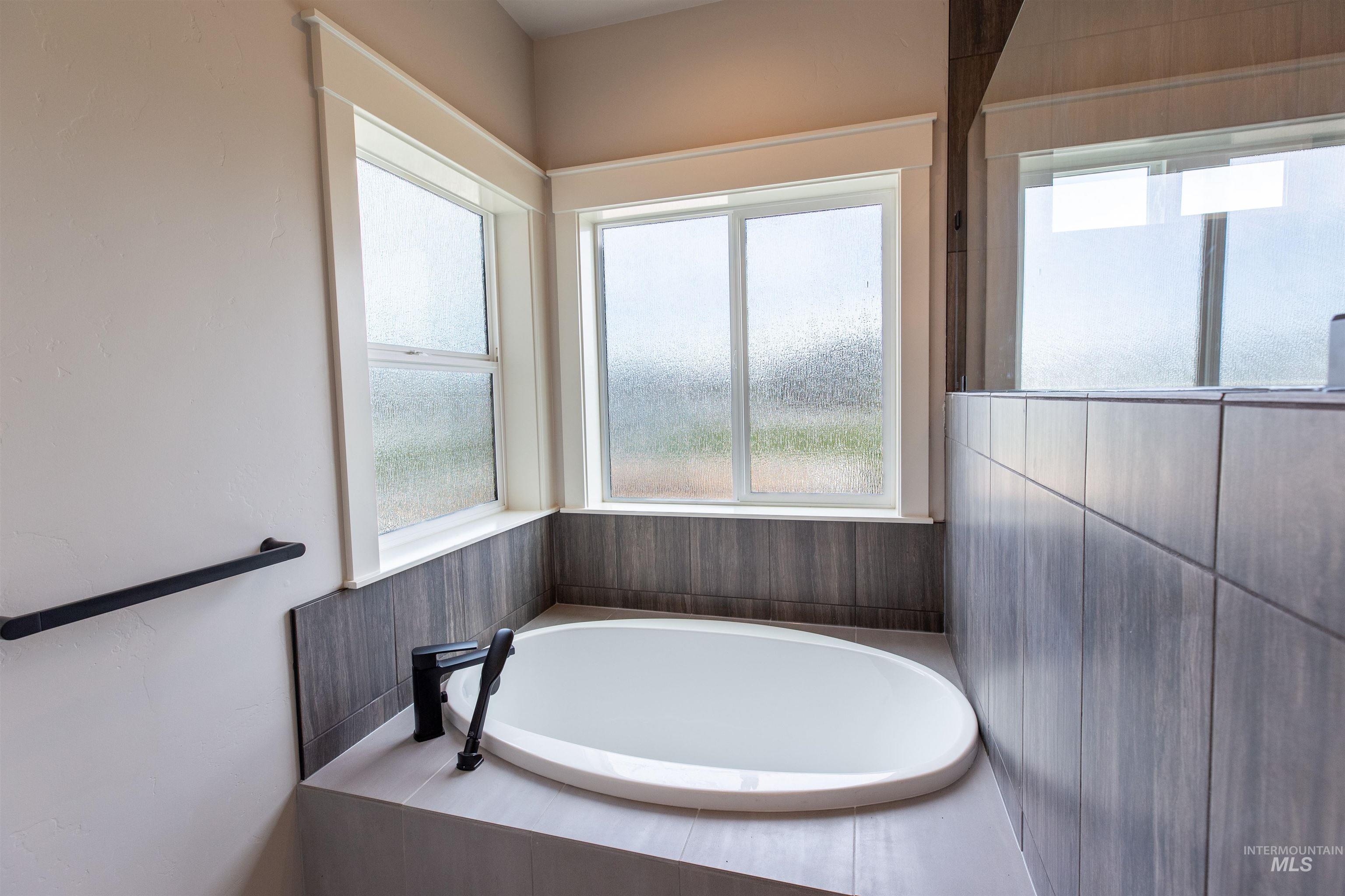 132 E Heliotrope Drive Property Photo 26