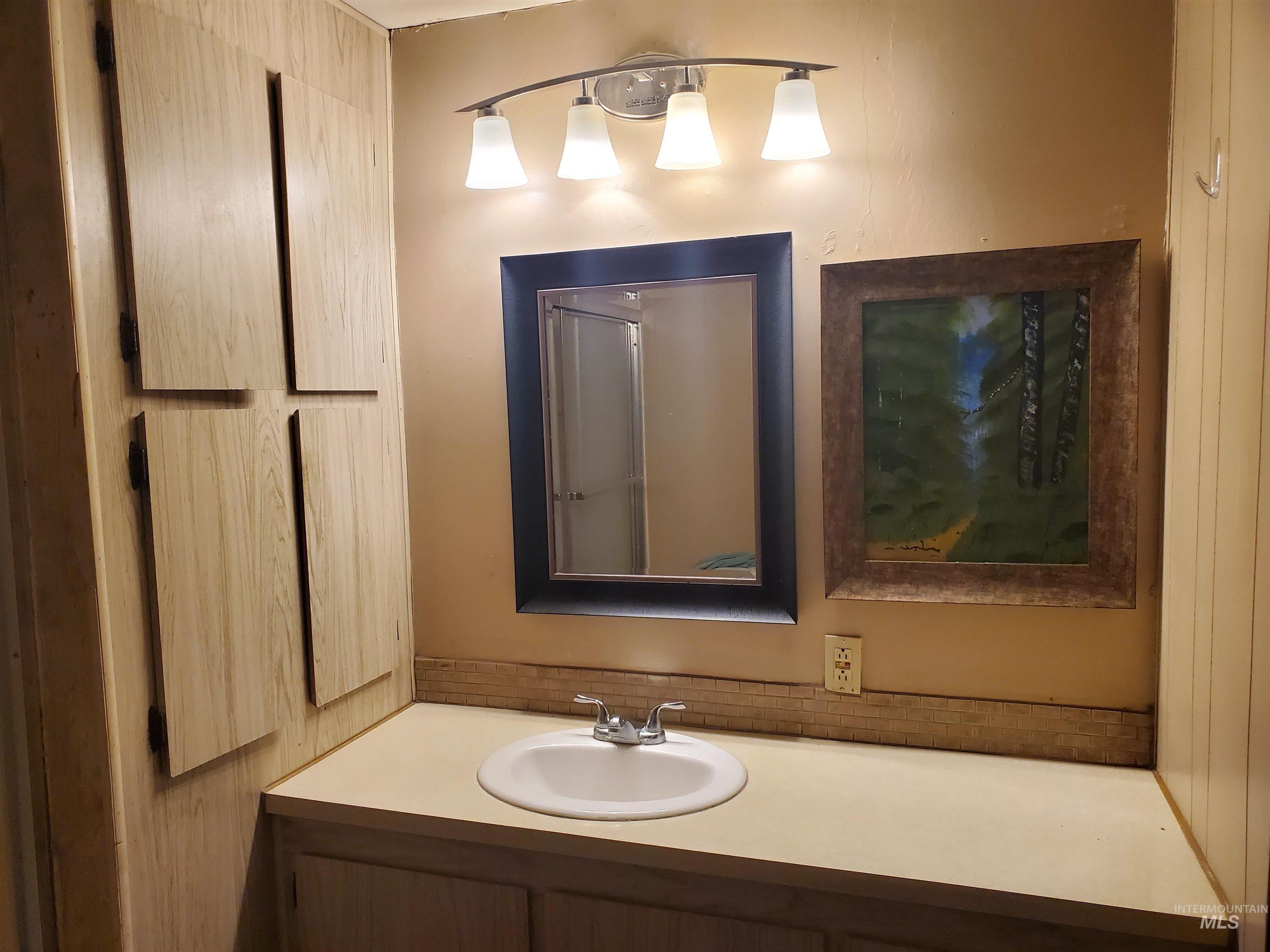 198 South Hills Property Photo 6