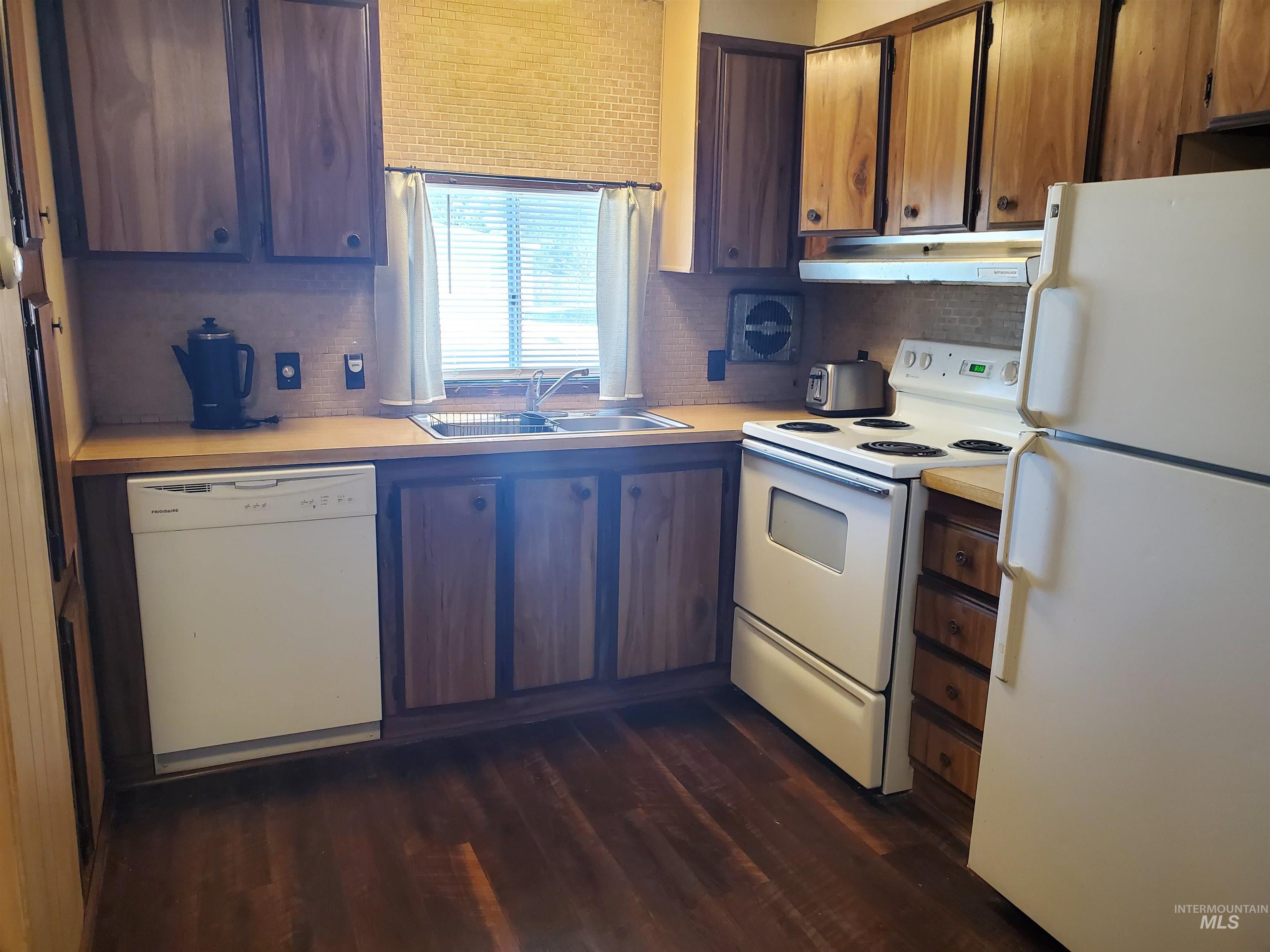 198 South Hills Property Photo 22