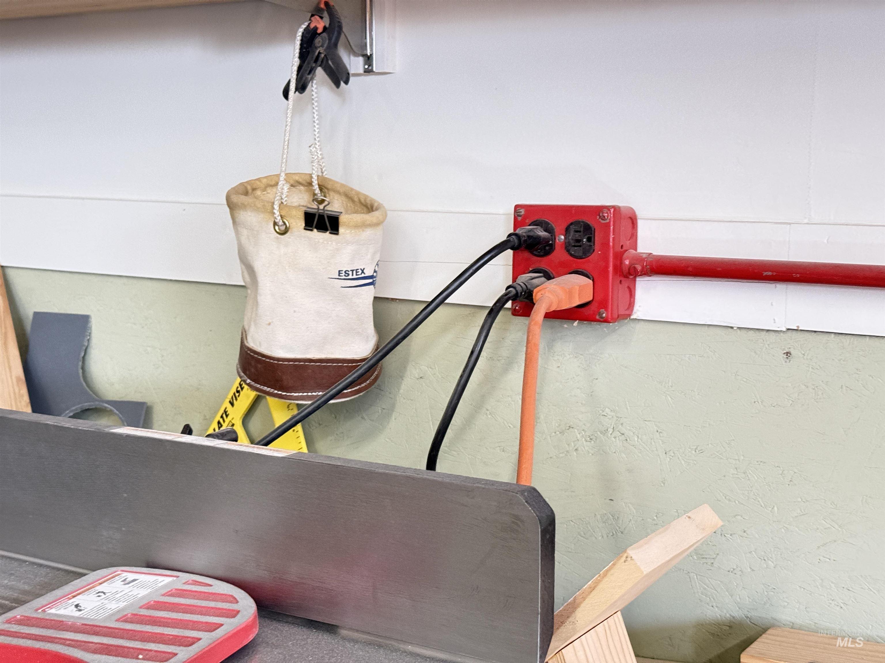 516 S Main Street Property Photo 14