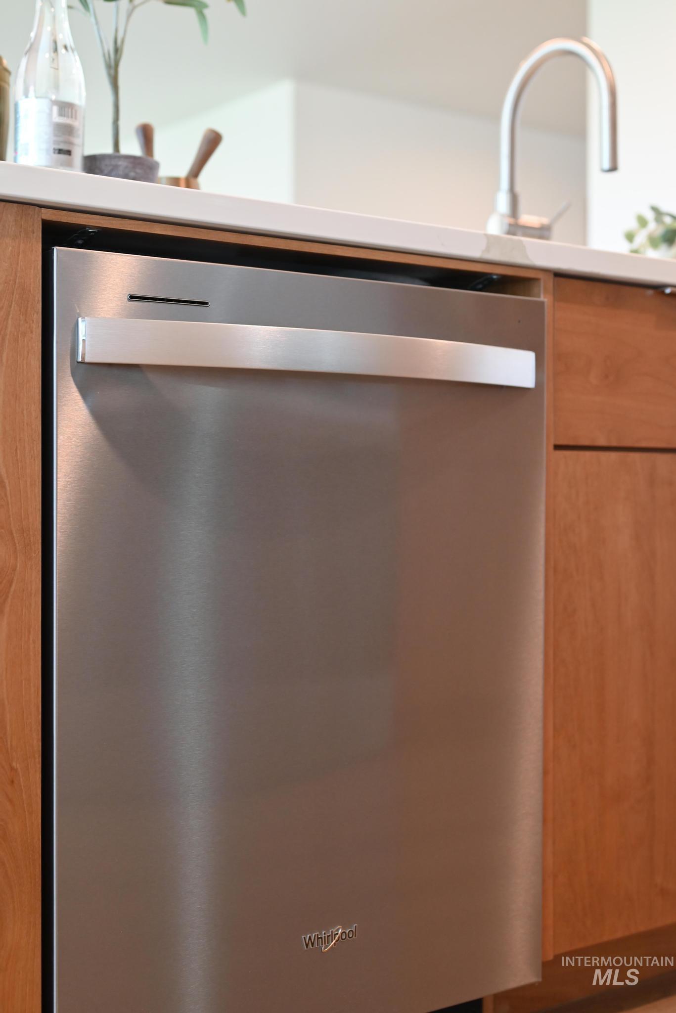 1052 N Kenora Pl Property Photo 12