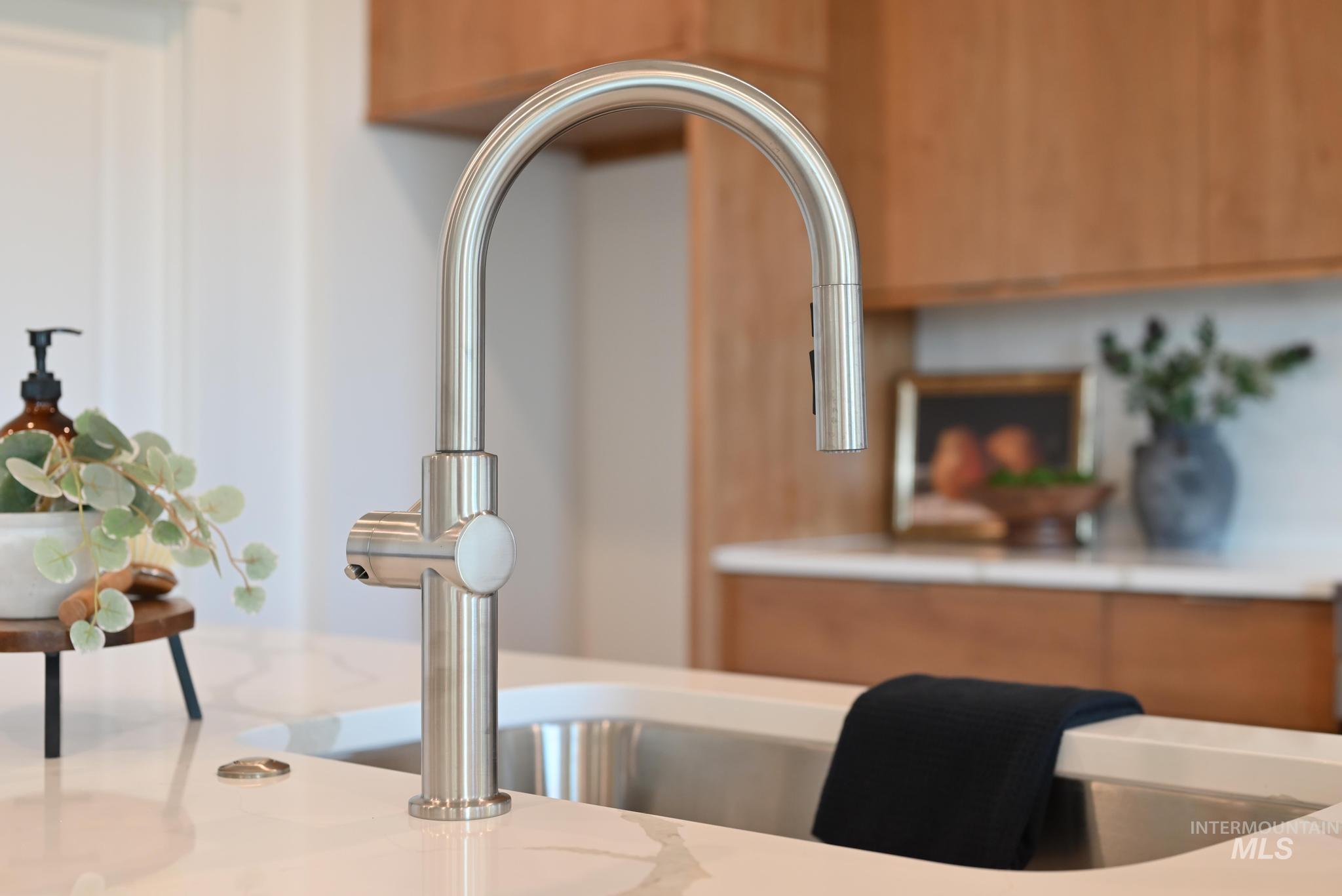 1052 N Kenora Pl Property Photo 13