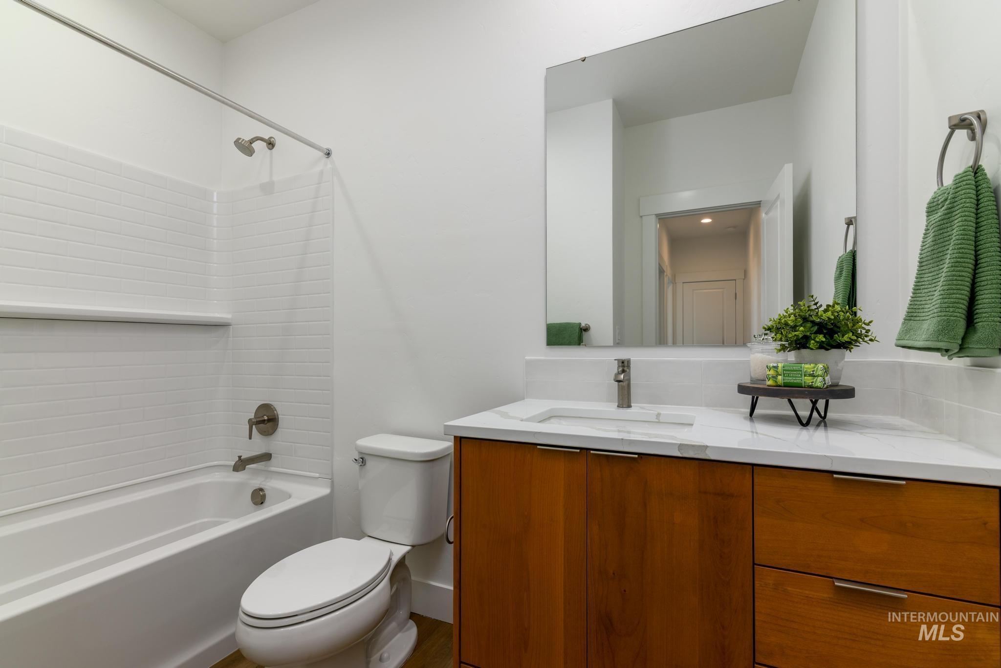 1052 N Kenora Pl Property Photo 22