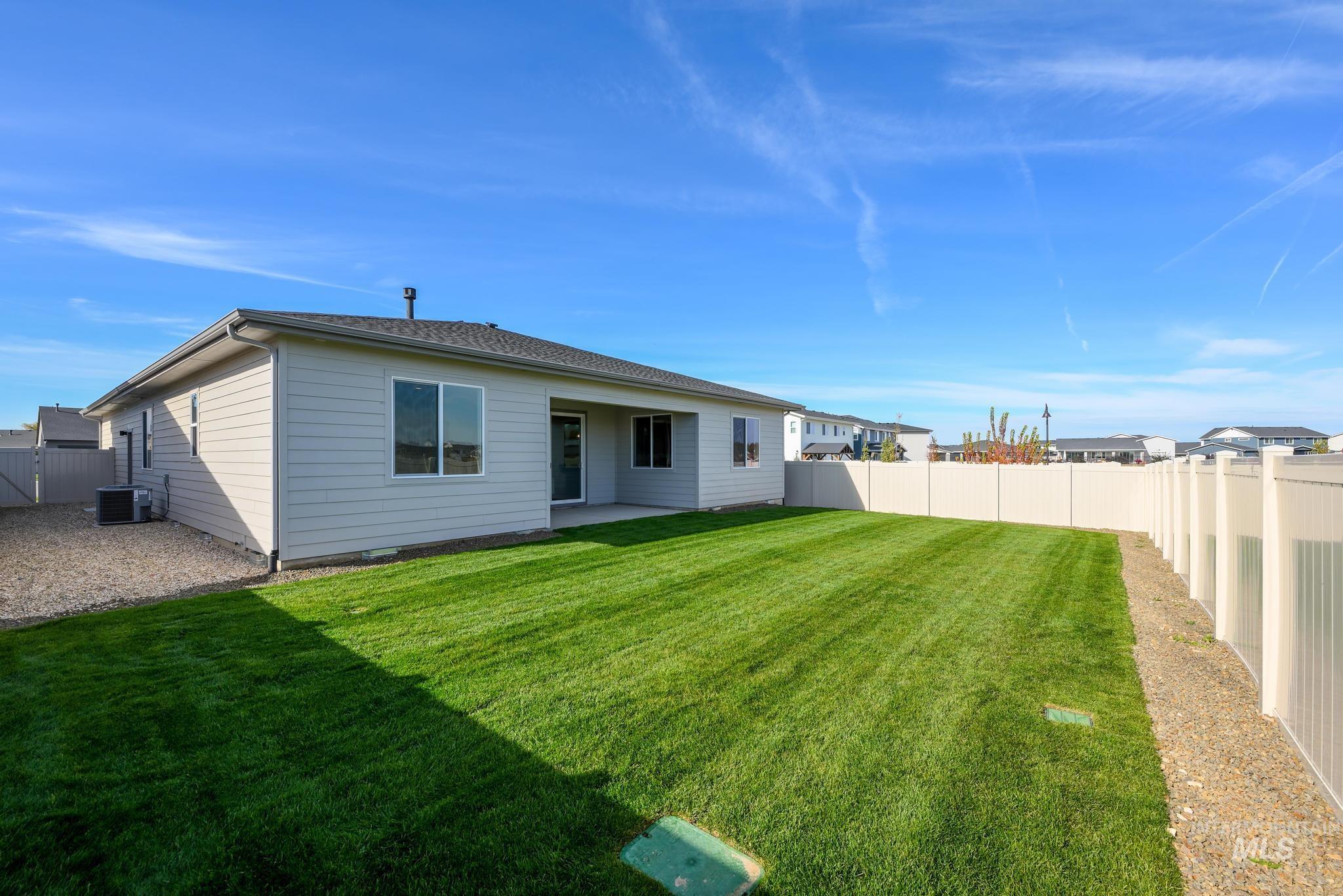 1052 N Kenora Pl Property Photo 25