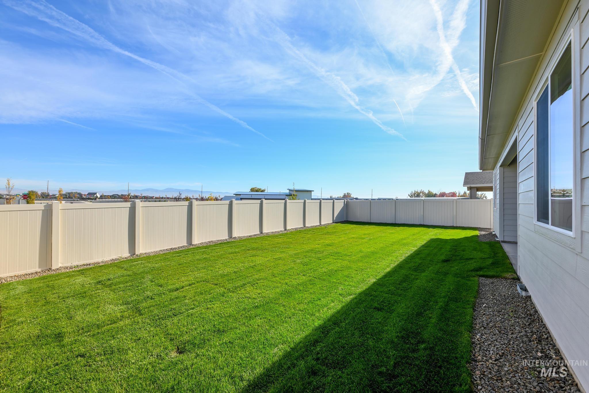 1052 N Kenora Pl Property Photo 27