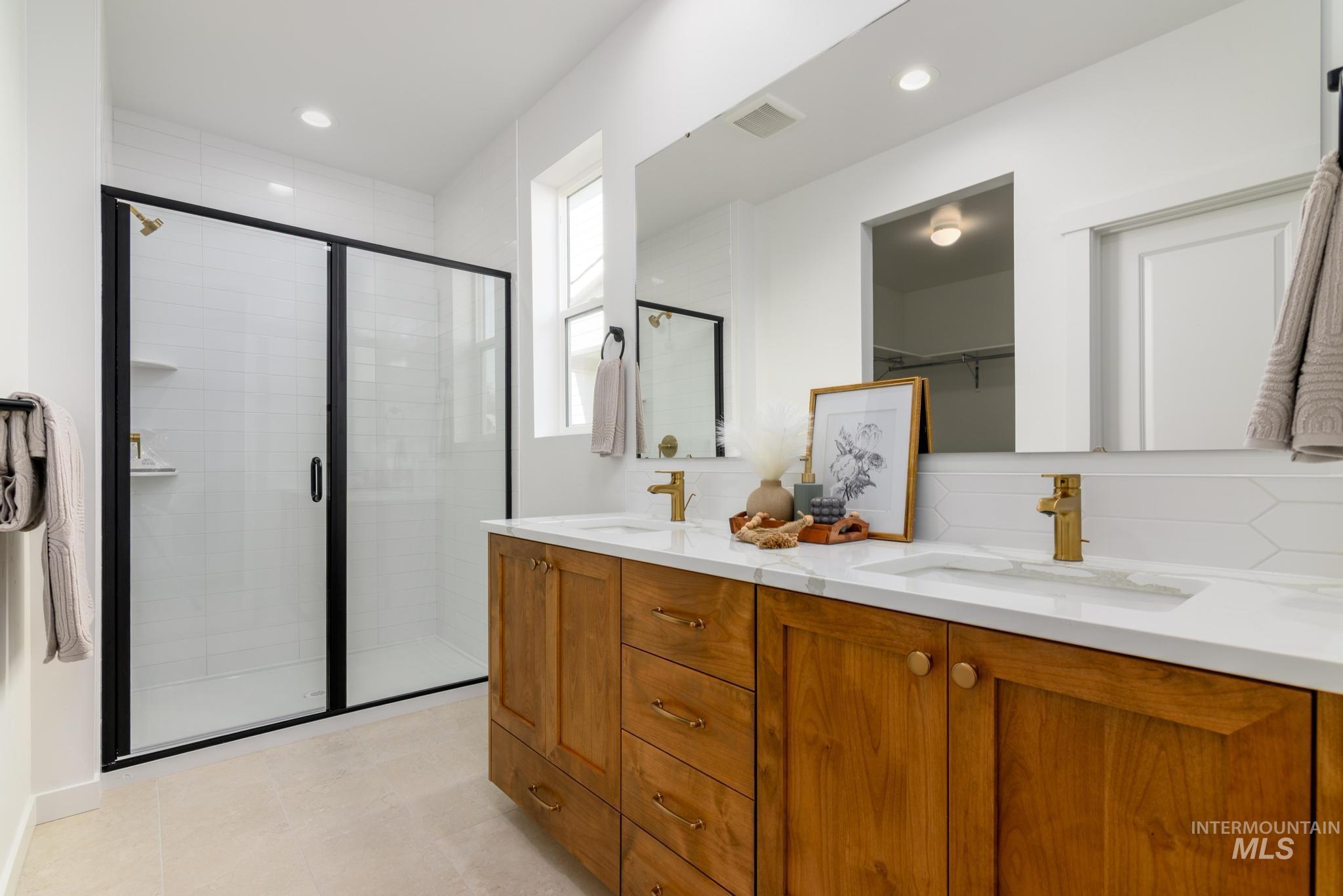 1851 W Blue Lightning St Property Photo 5