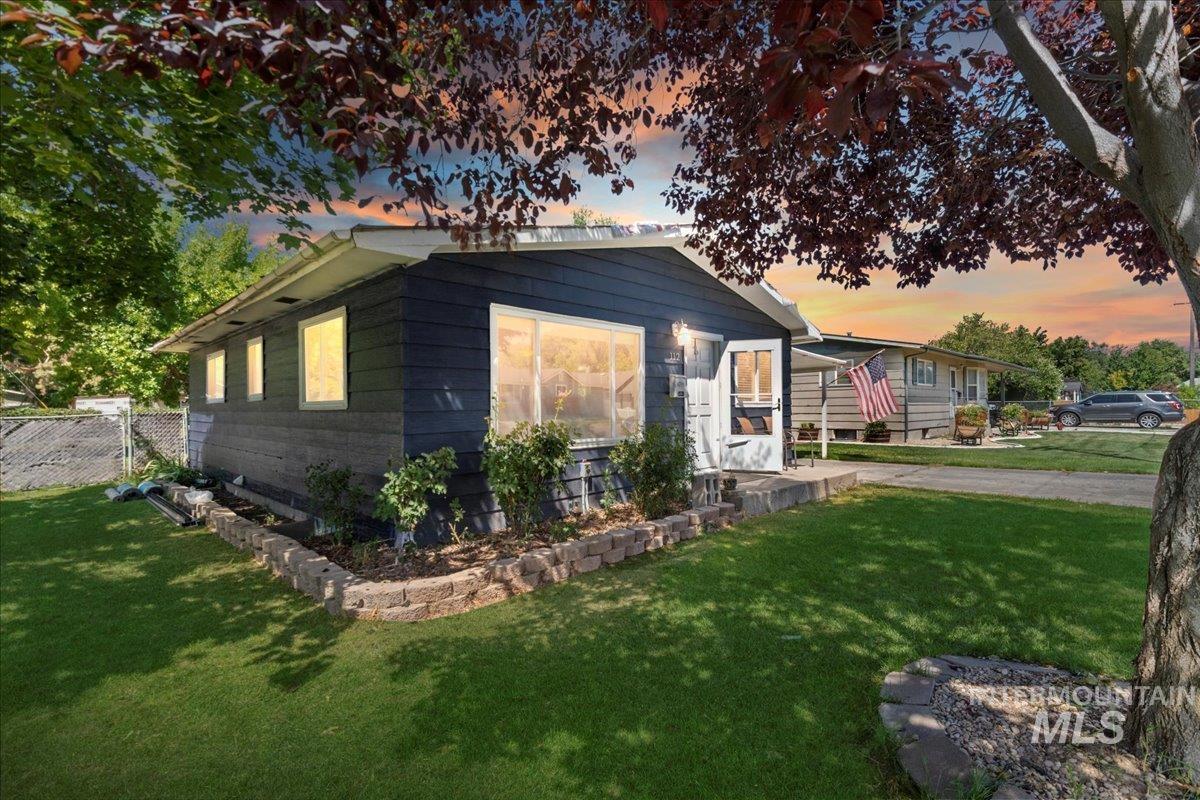 112 Owyhee Ave Property Photo 1