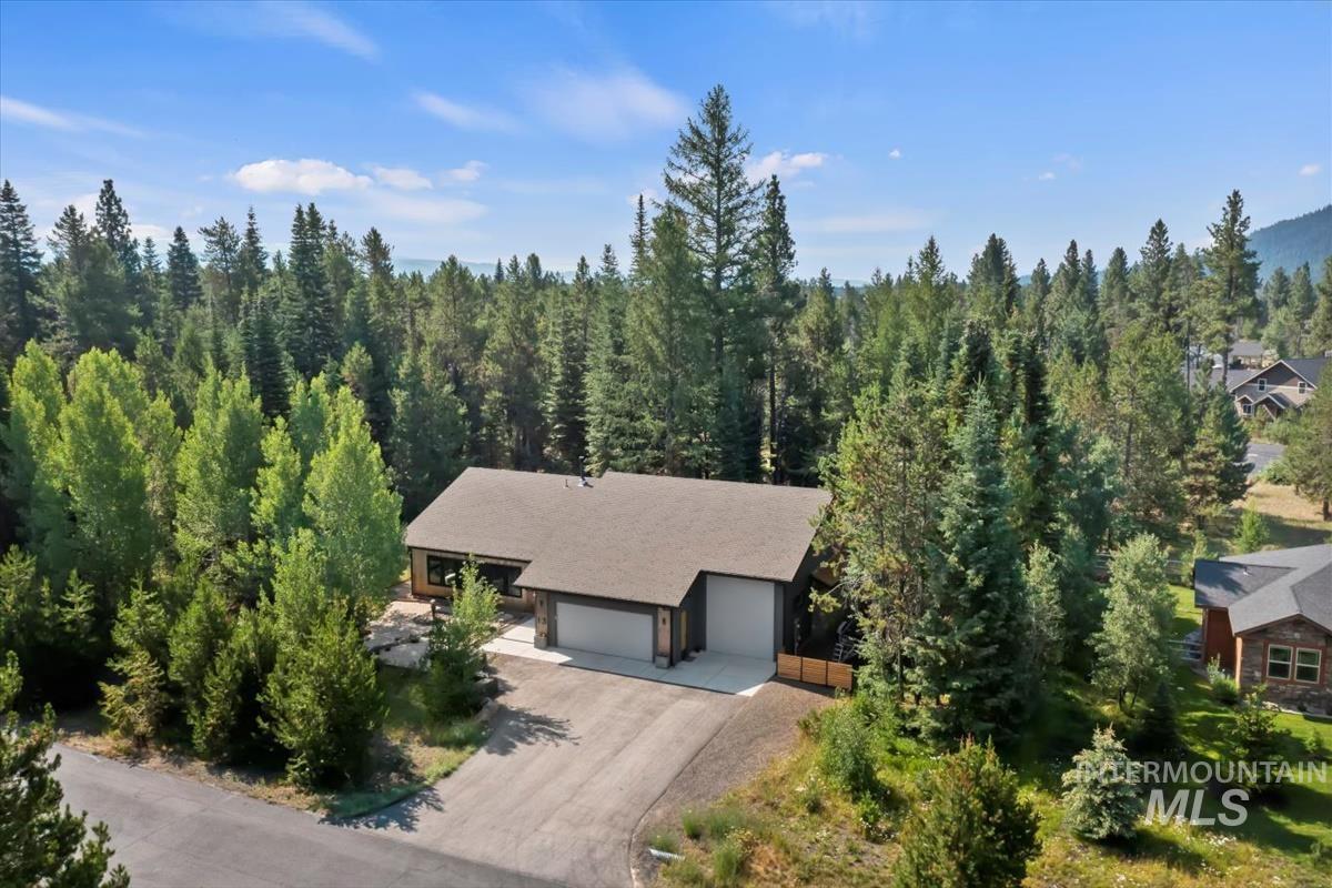 13 Cross Country Ct. Property Photo 4