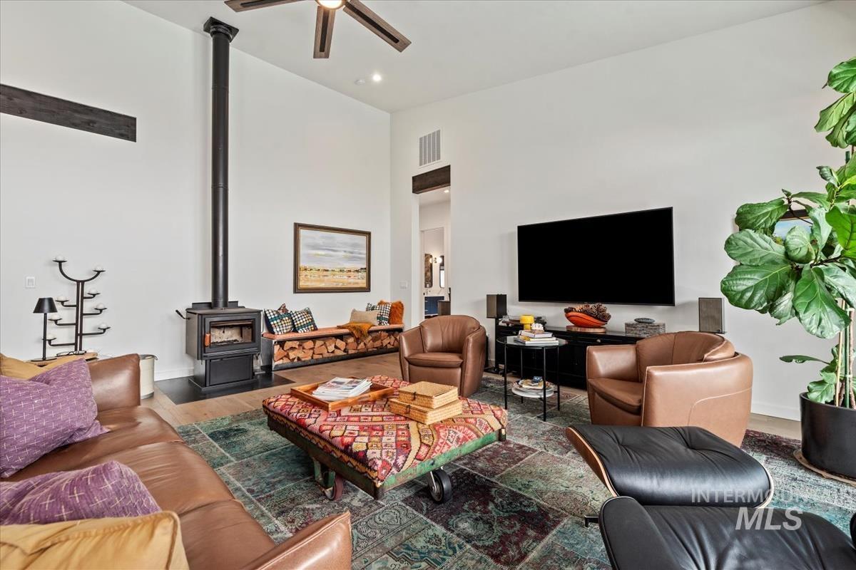 13 Cross Country Ct. Property Photo 9