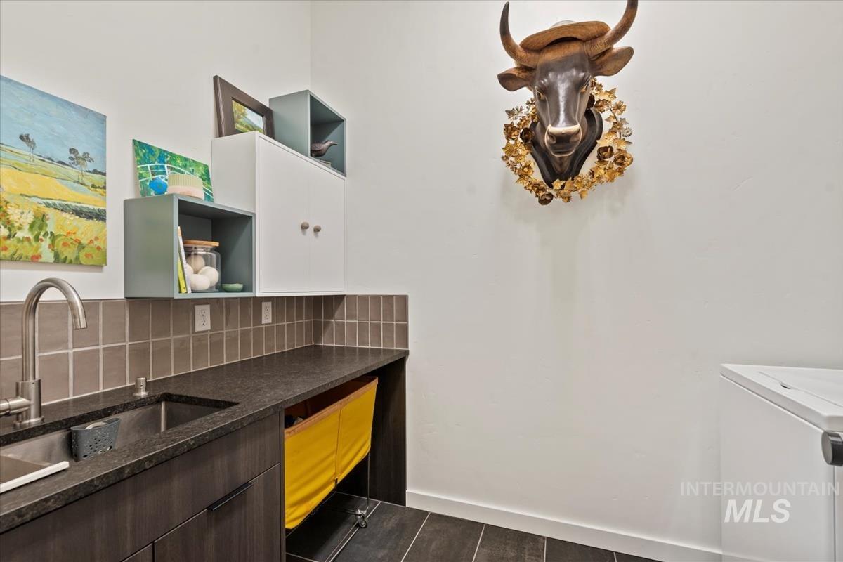 13 Cross Country Ct. Property Photo 18