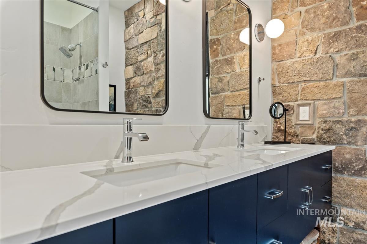 13 Cross Country Ct. Property Photo 28