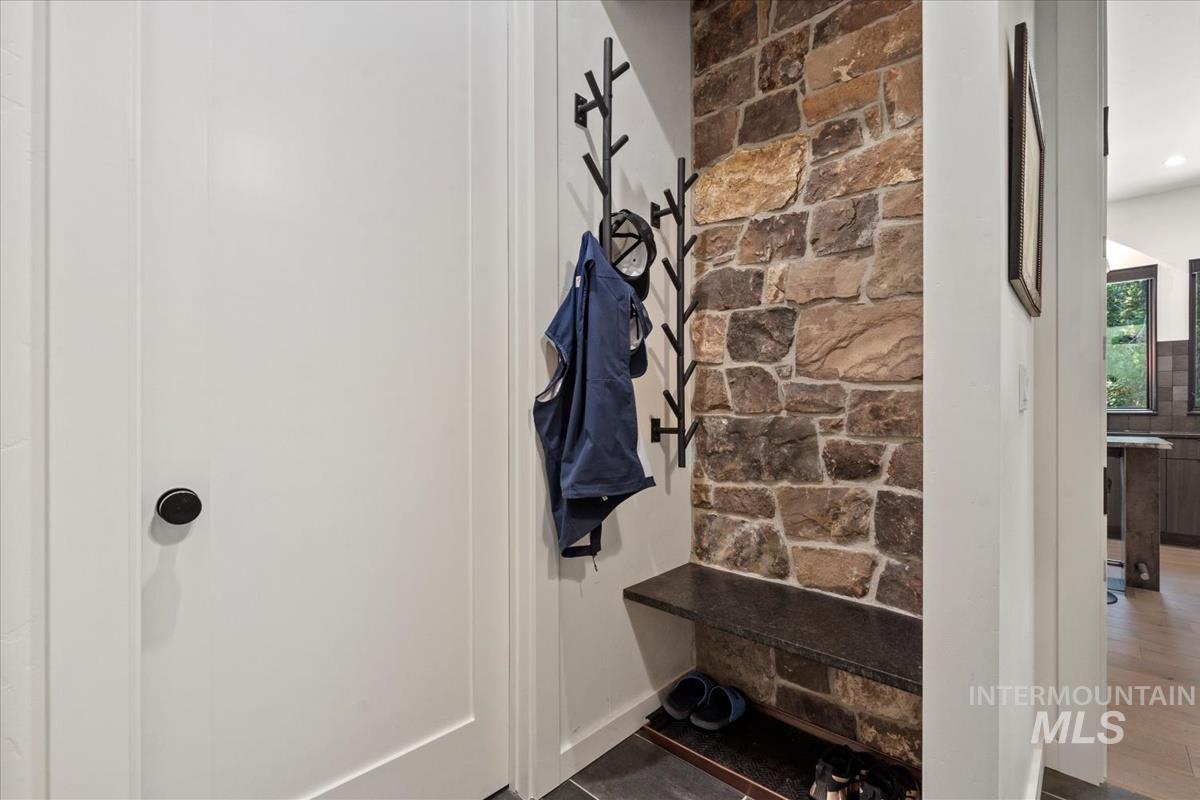 13 Cross Country Ct. Property Photo 37