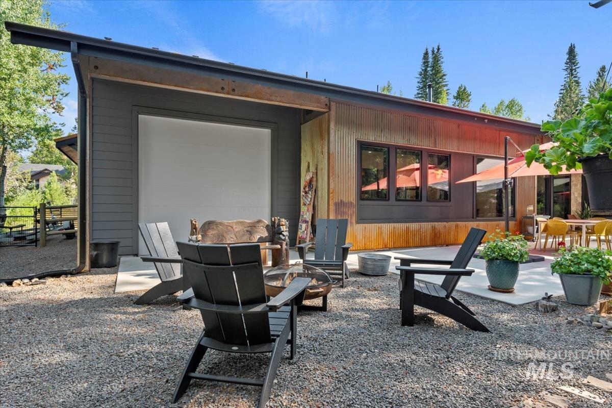 13 Cross Country Ct. Property Photo 46