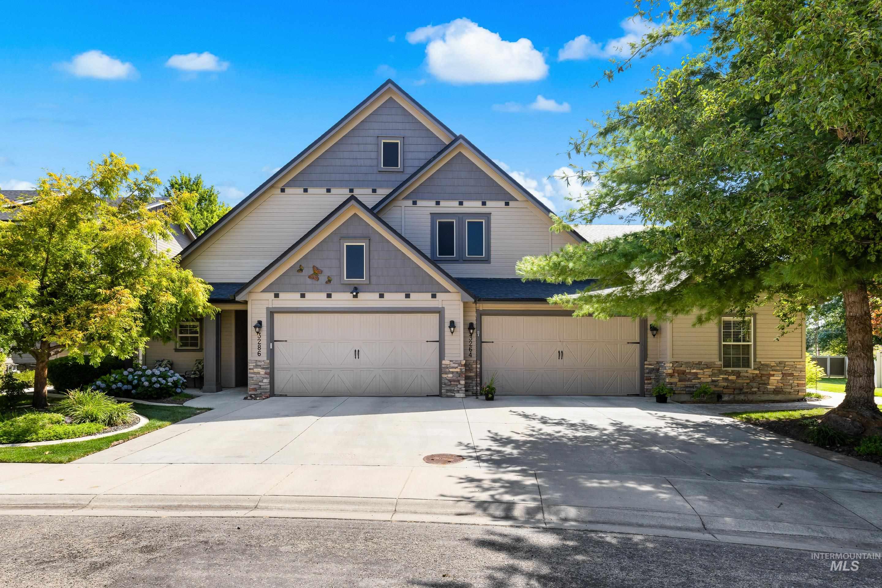 3286 N Gaviola Ave Property Photo 3