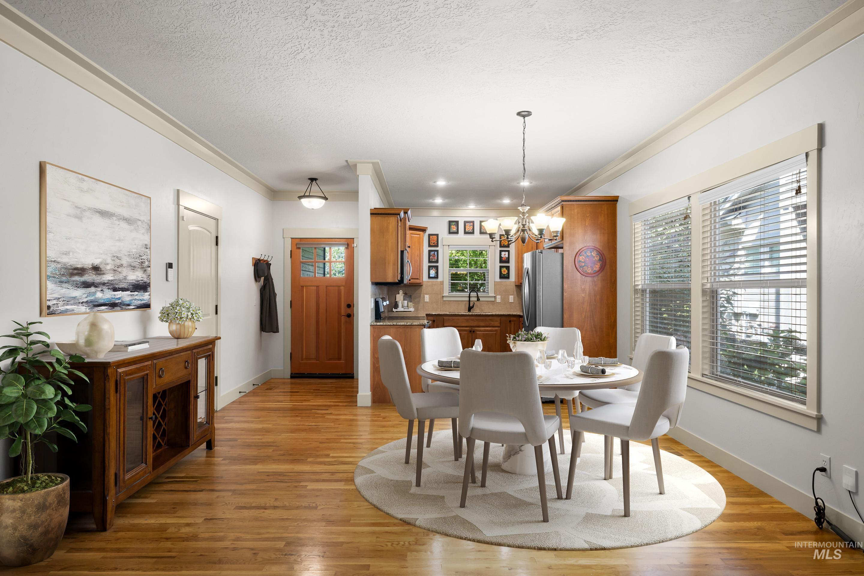 3286 N Gaviola Ave Property Photo 6