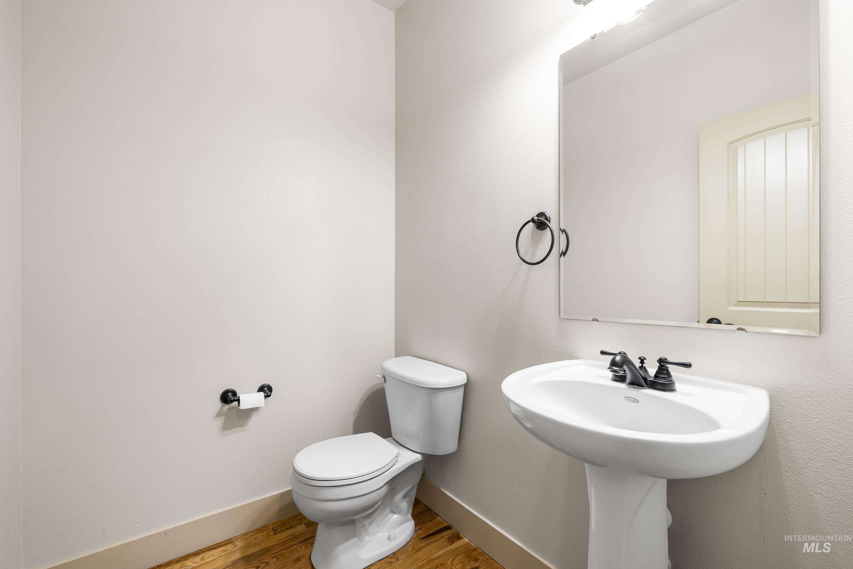 3286 N Gaviola Ave Property Photo 18