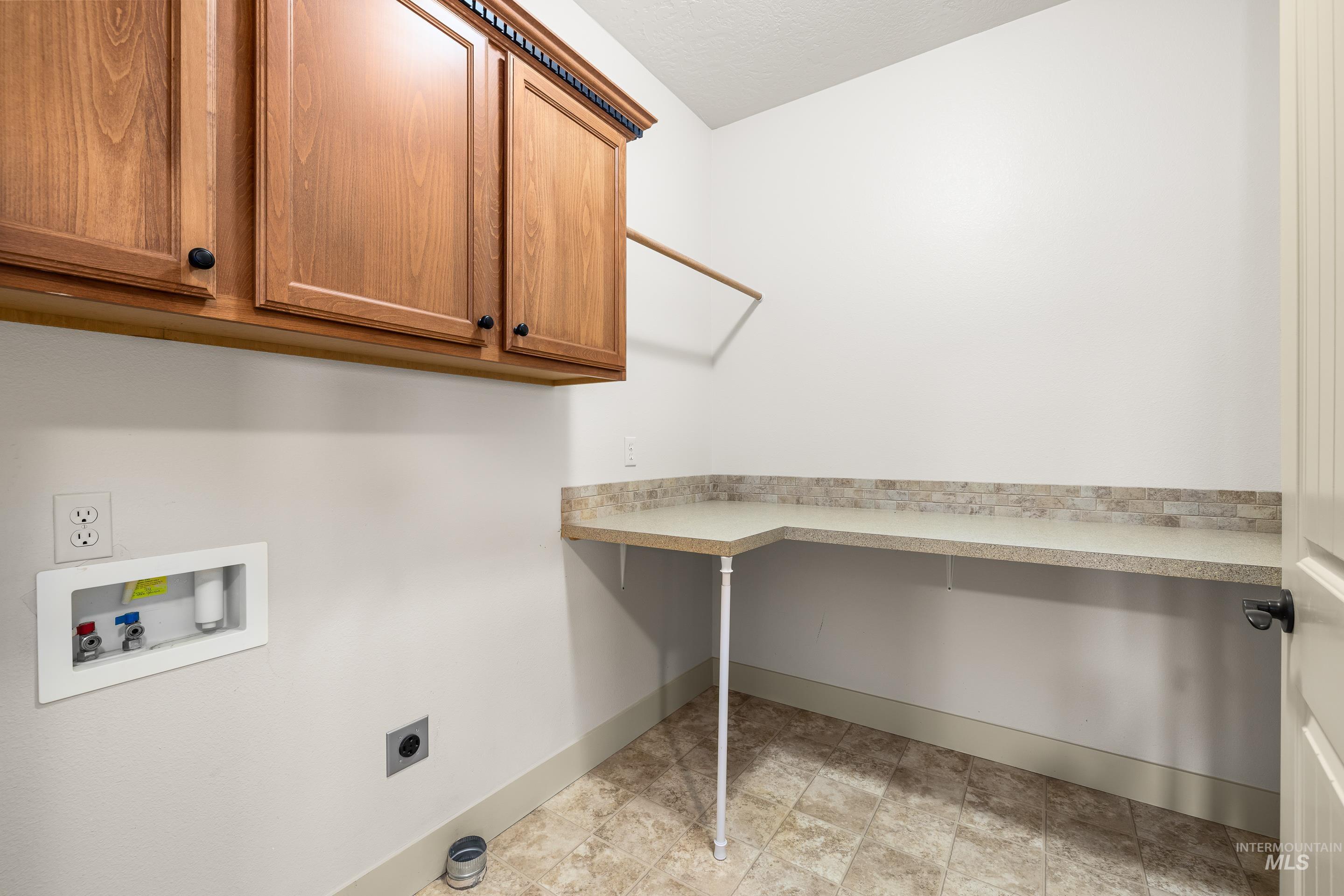 3286 N Gaviola Ave Property Photo 19