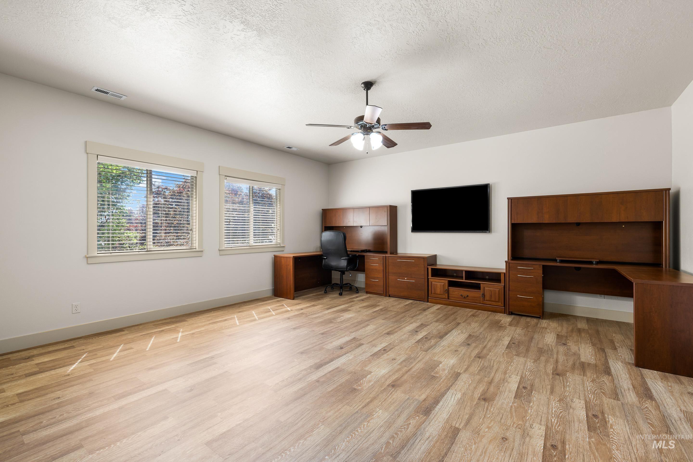 3286 N Gaviola Ave Property Photo 26